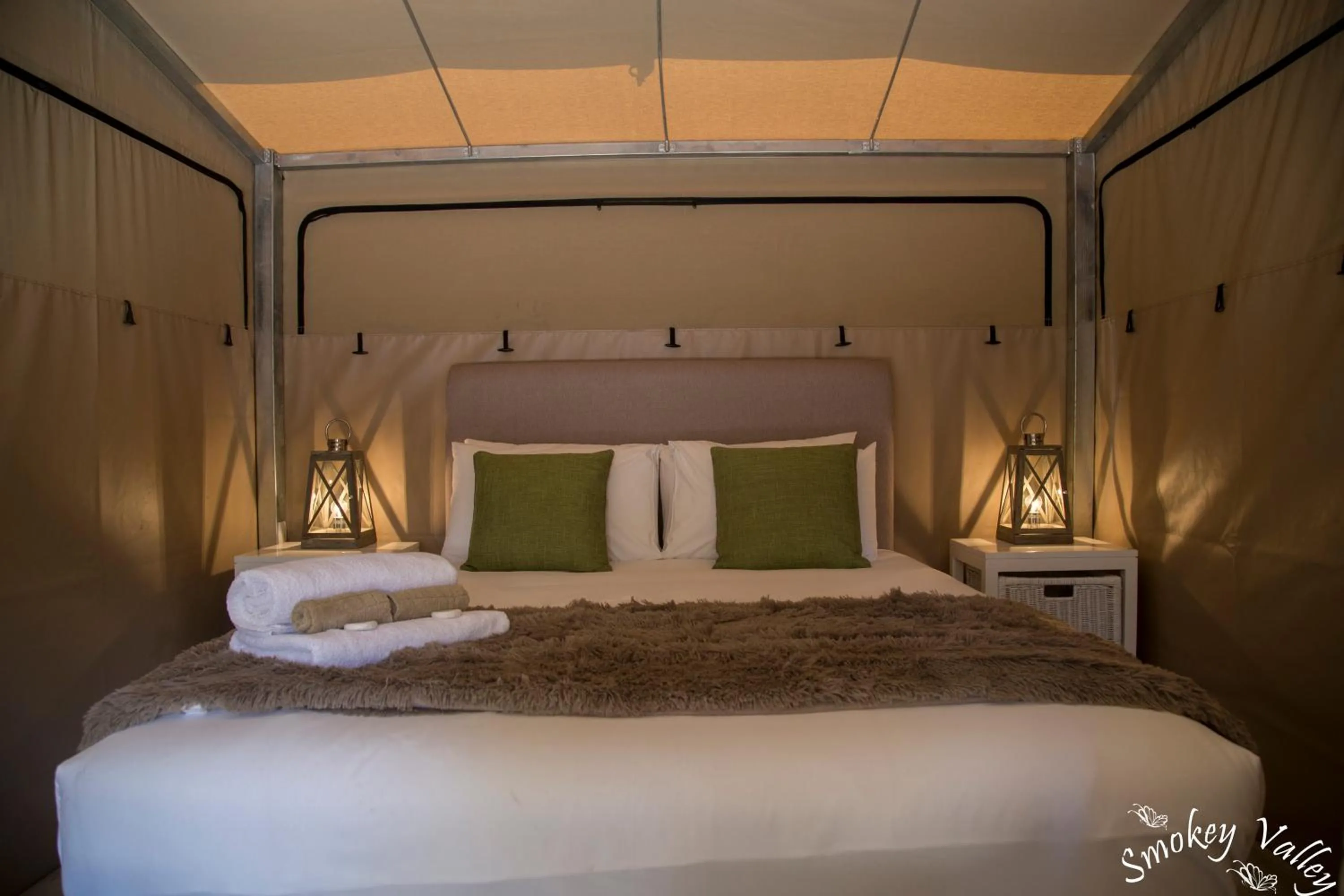 Bedroom, Bed in Coalmine Beach Holiday Park