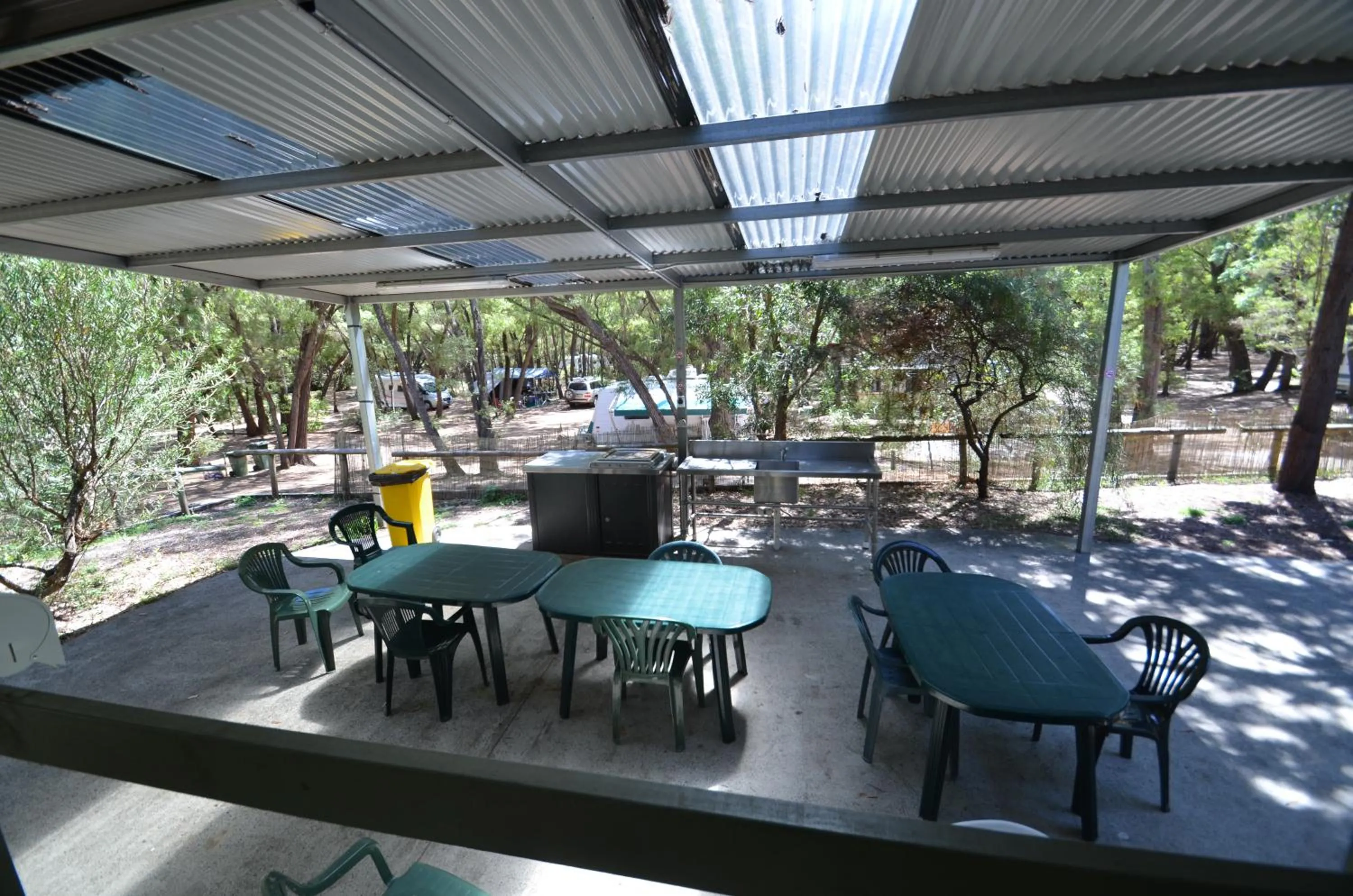 Property building in Coalmine Beach Holiday Park