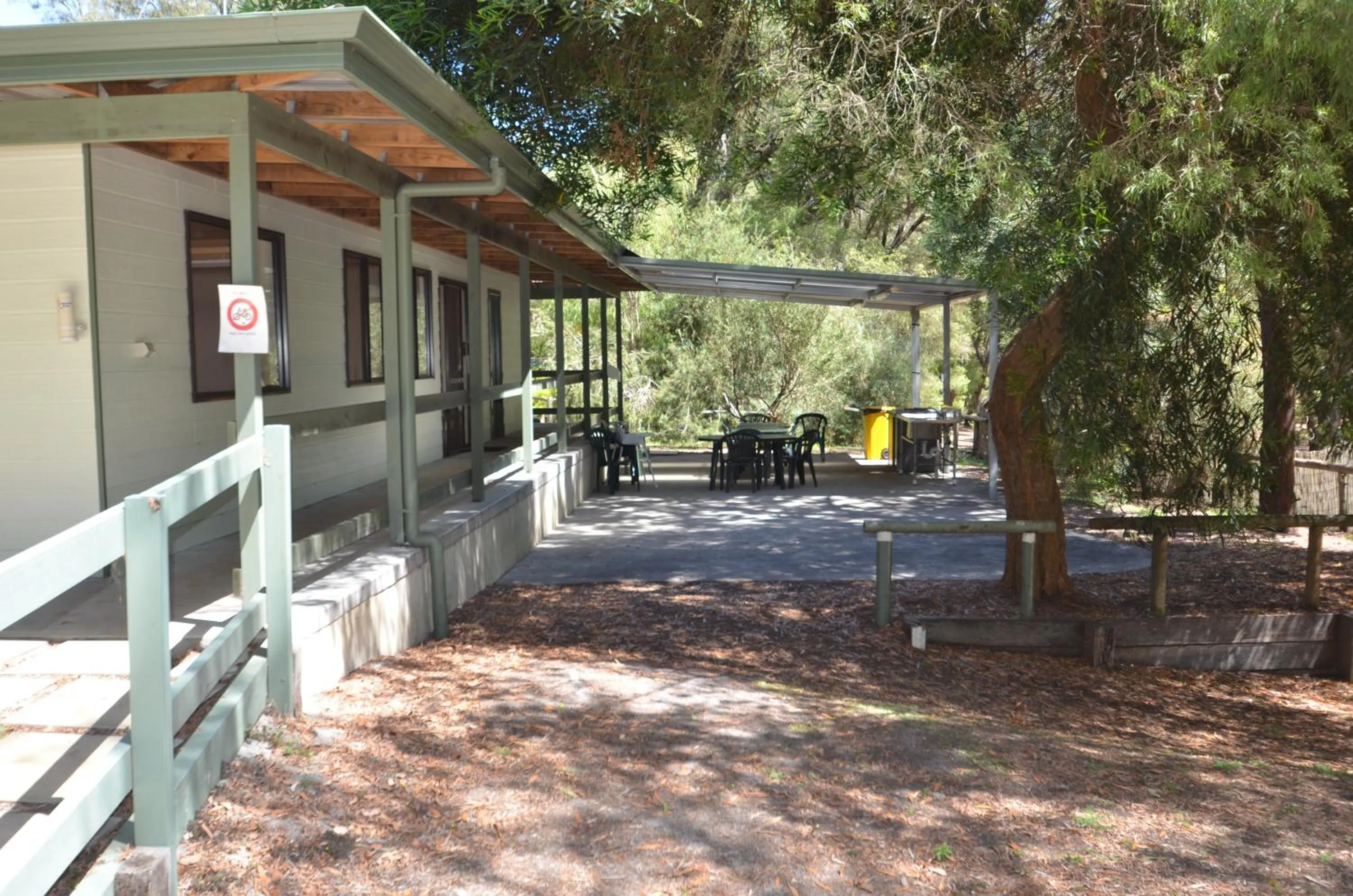 Property building in Coalmine Beach Holiday Park