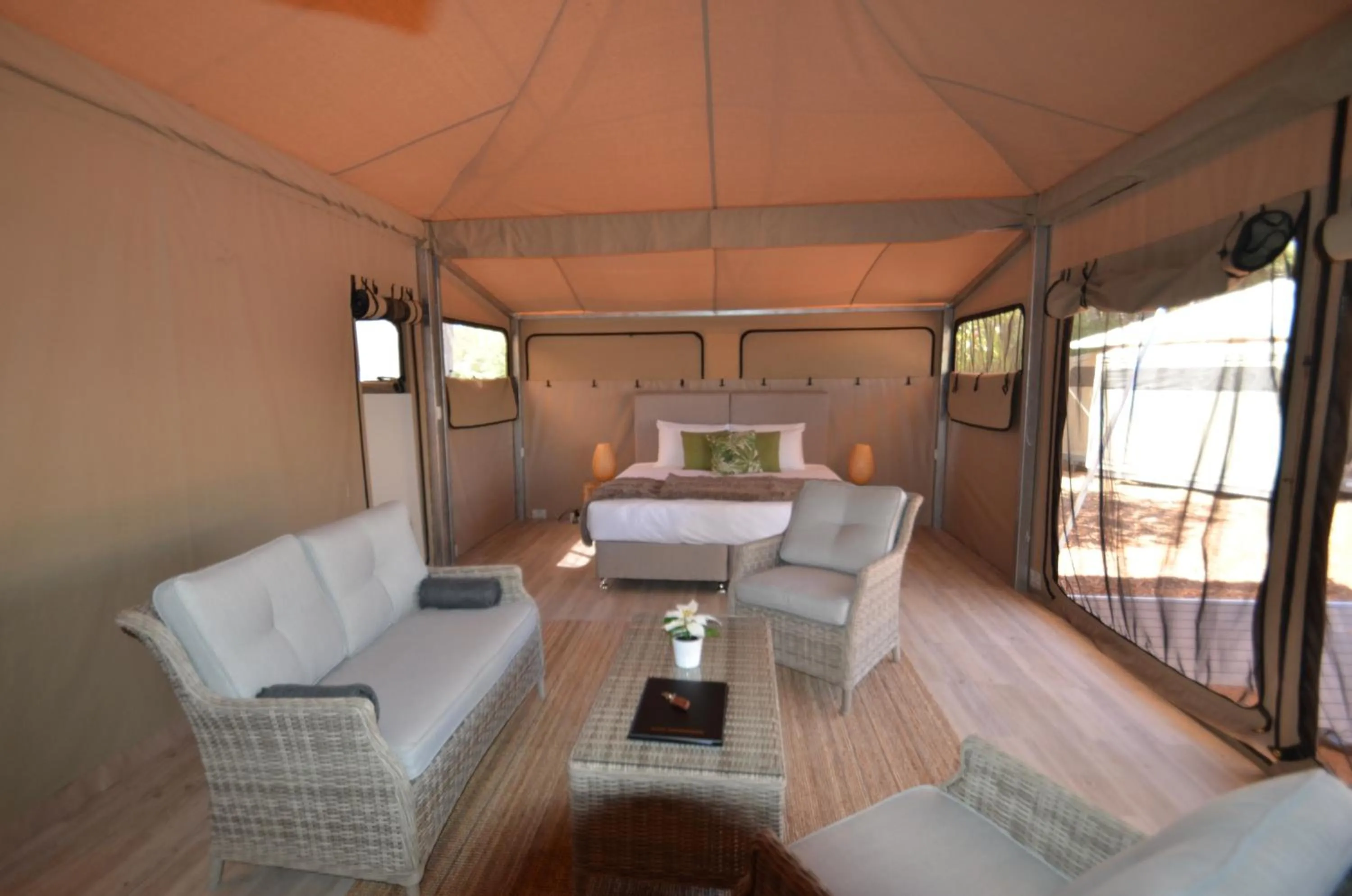 Living room, Bed in Coalmine Beach Holiday Park