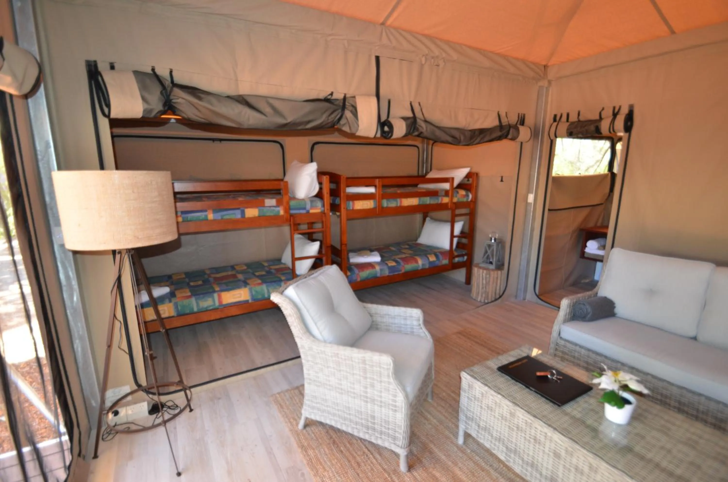 Living room, Bed in Coalmine Beach Holiday Park