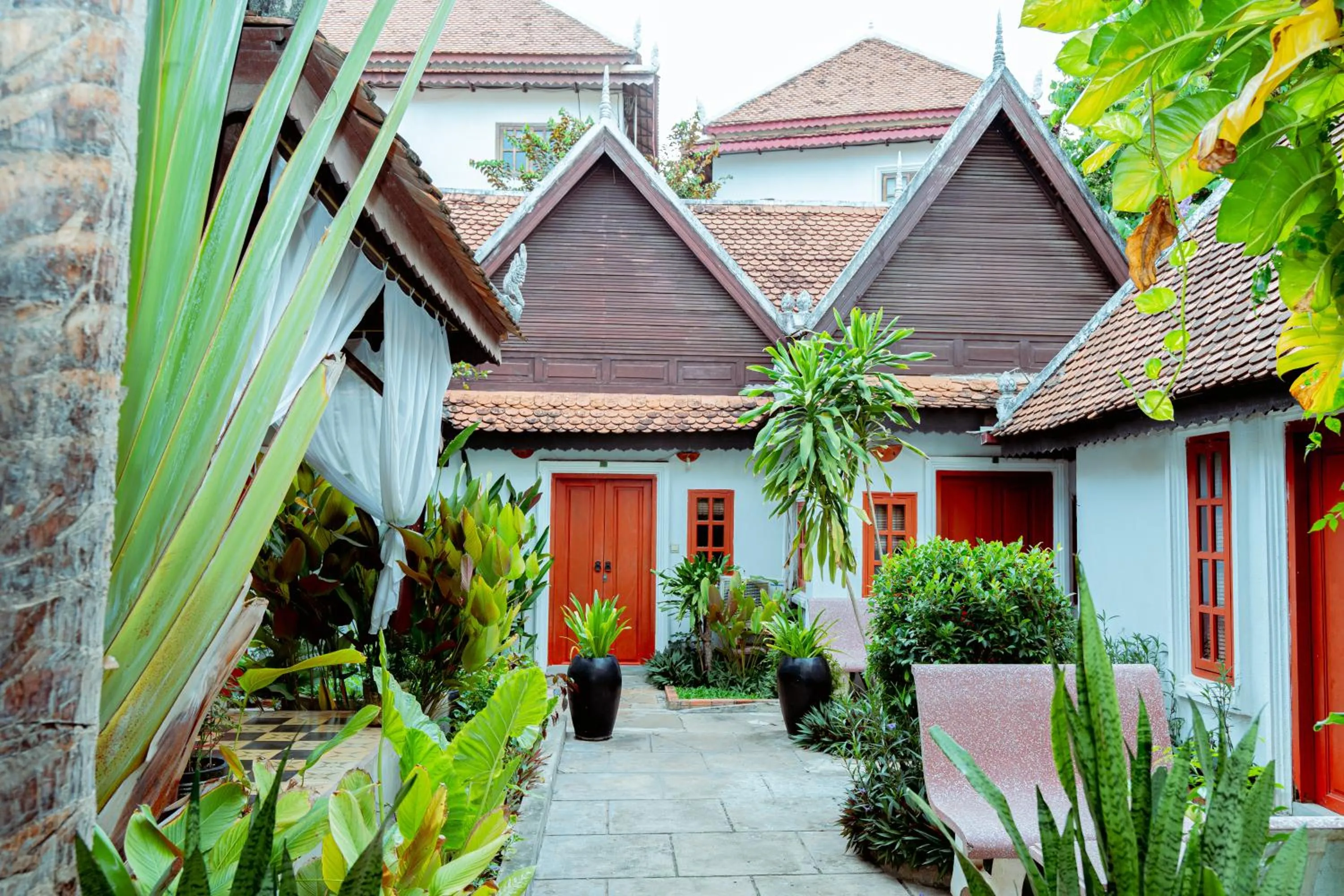 Garden in Villa Wat Damnak