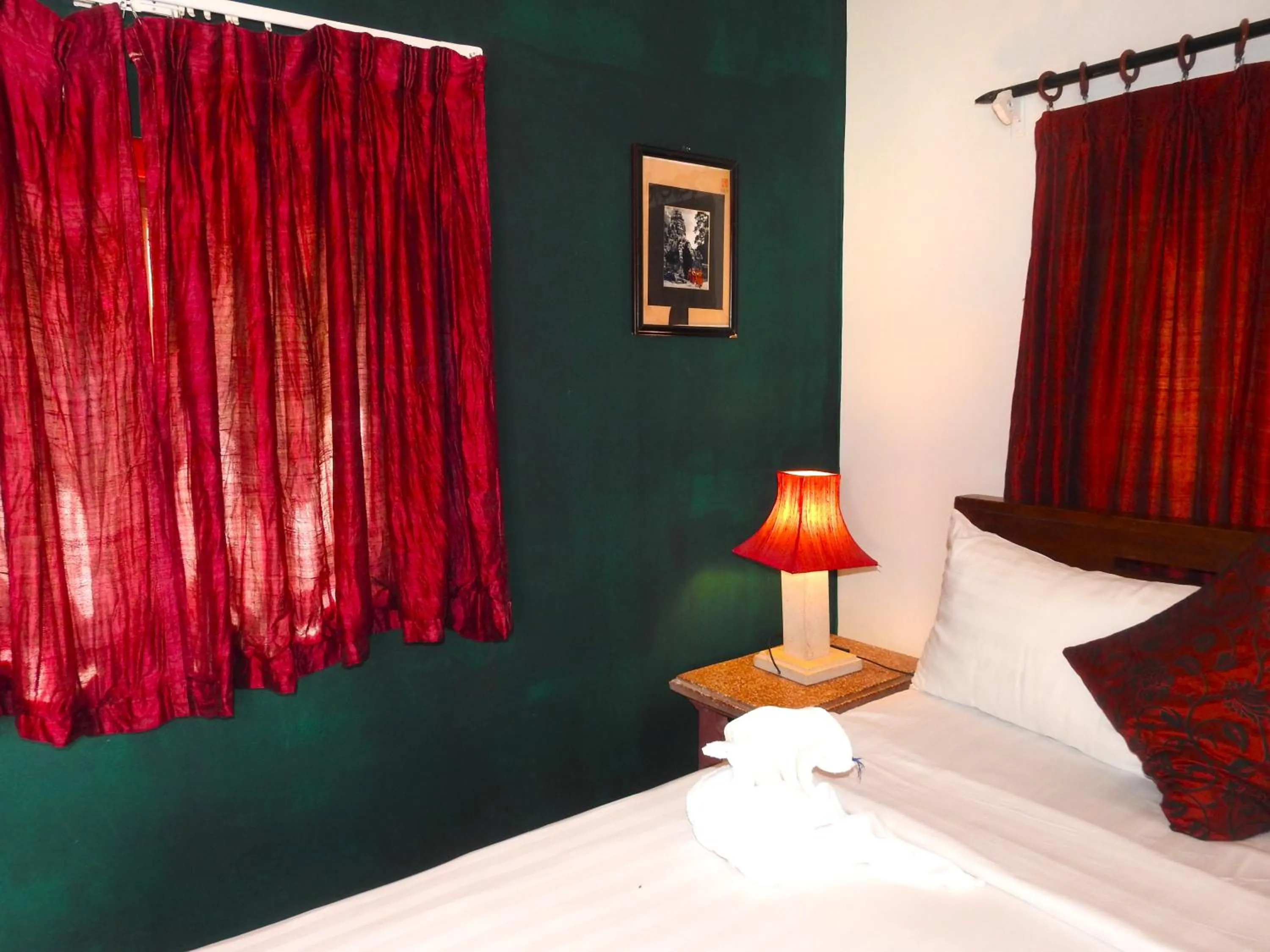 Bedroom, Bed in Villa Wat Damnak