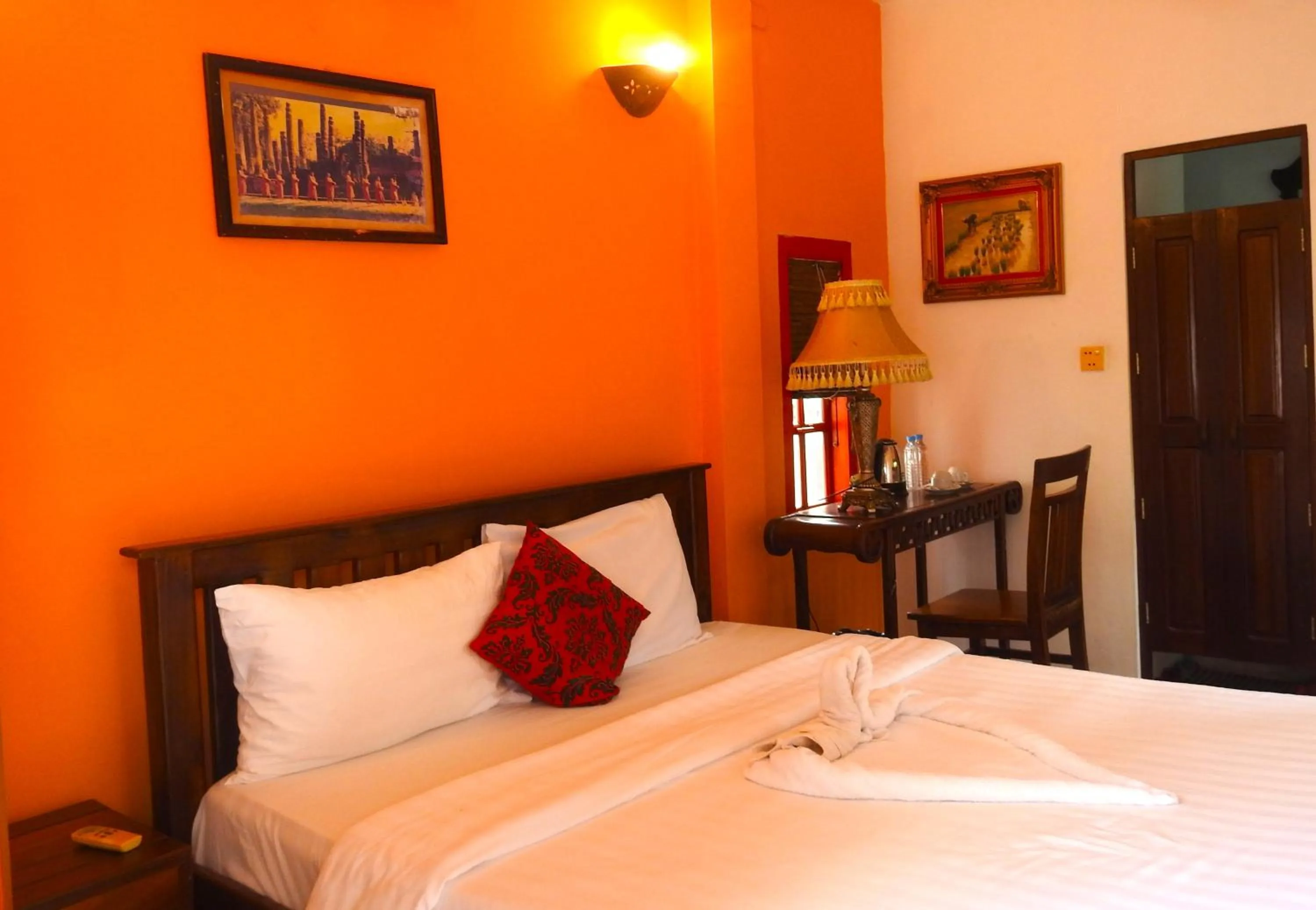 Bedroom, Bed in Villa Wat Damnak