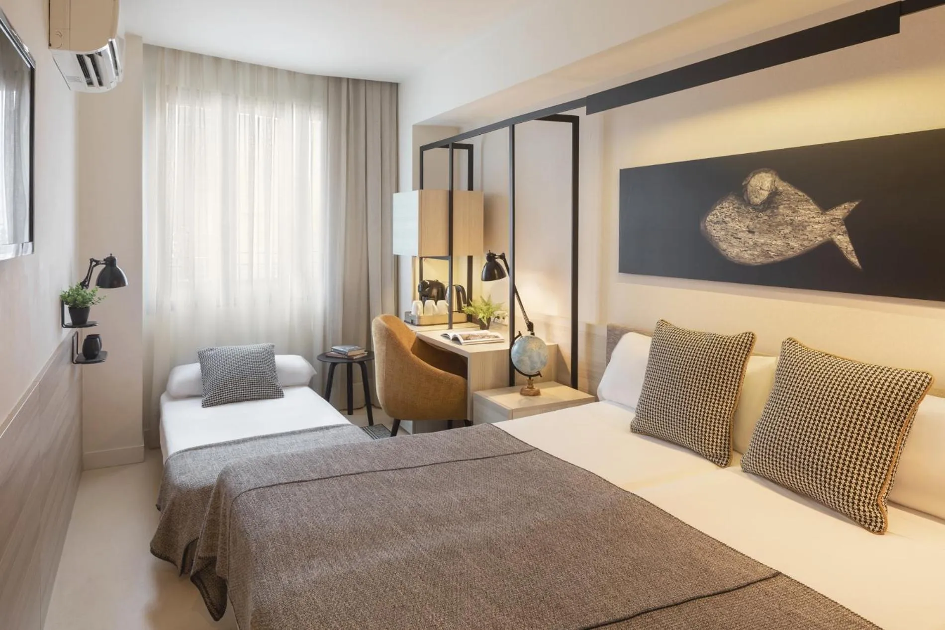 Photo of the whole room, Bed in Hotel Denit Barcelona