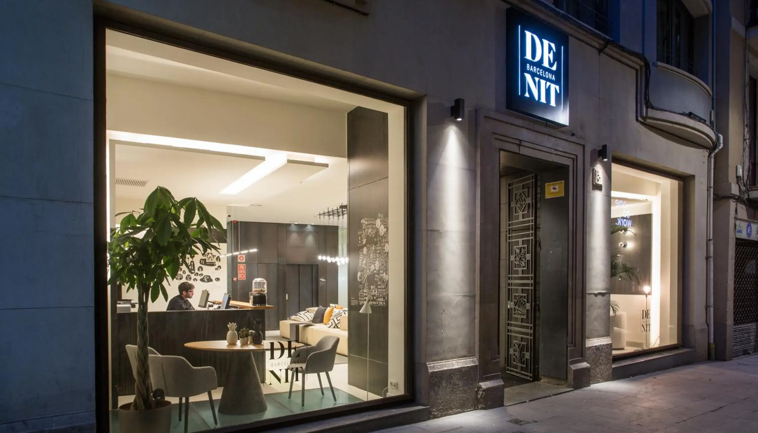 Property building in Hotel Denit Barcelona Property building in Hotel Denit Barcelona