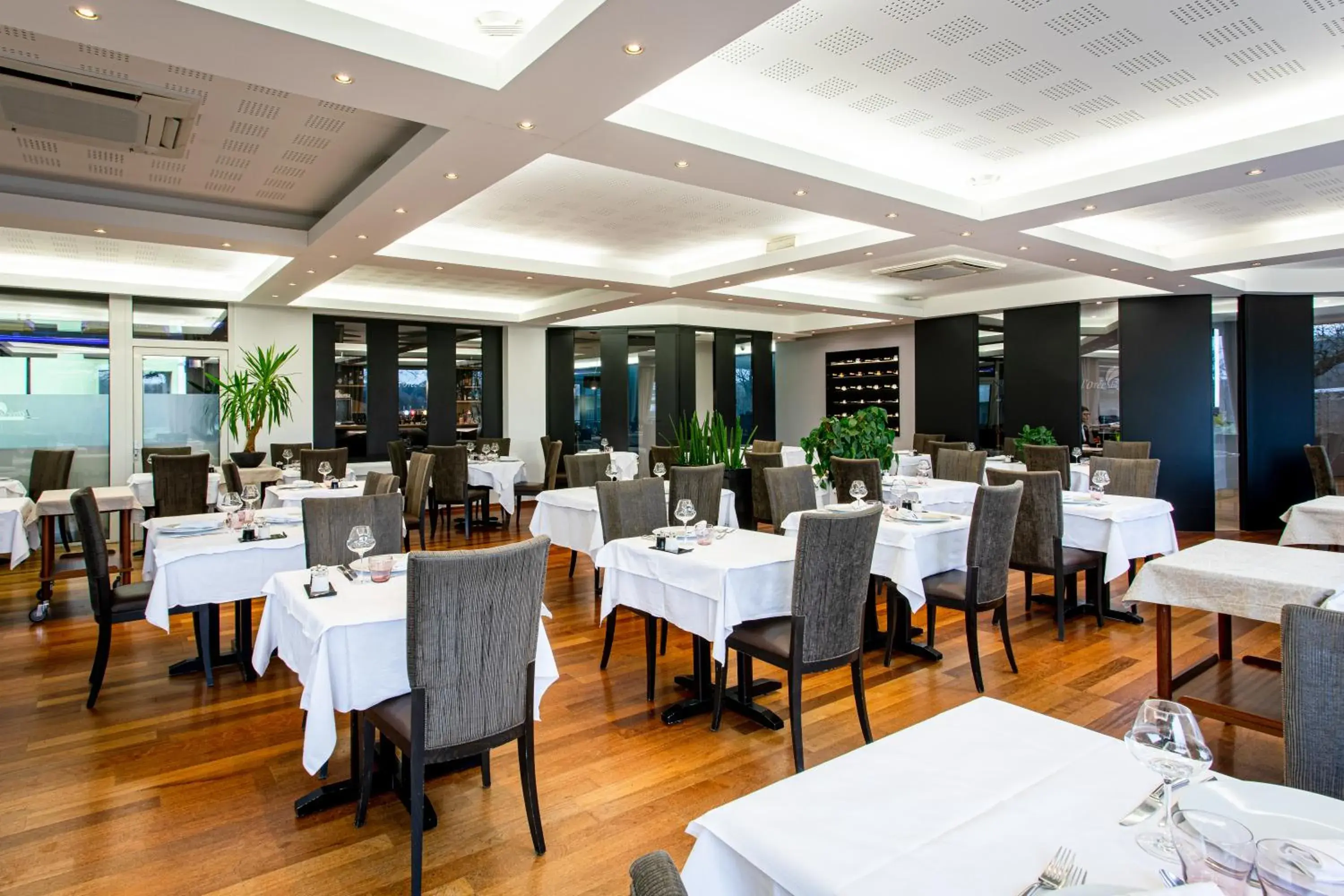 Restaurant/places to eat in L'Orée du Bois Restaurant/places to eat in L'Orée du Bois