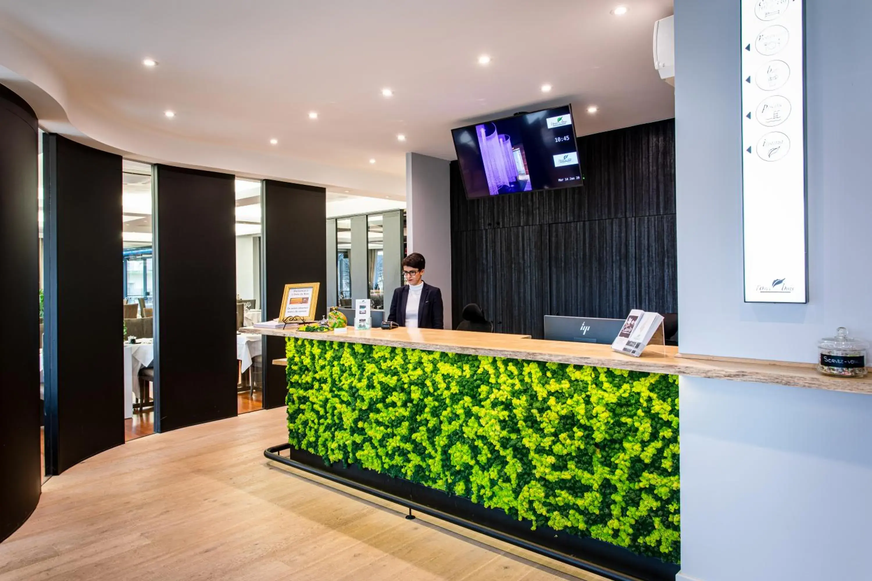 Lobby or reception in L'Orée du Bois Lobby or reception in L'Orée du Bois