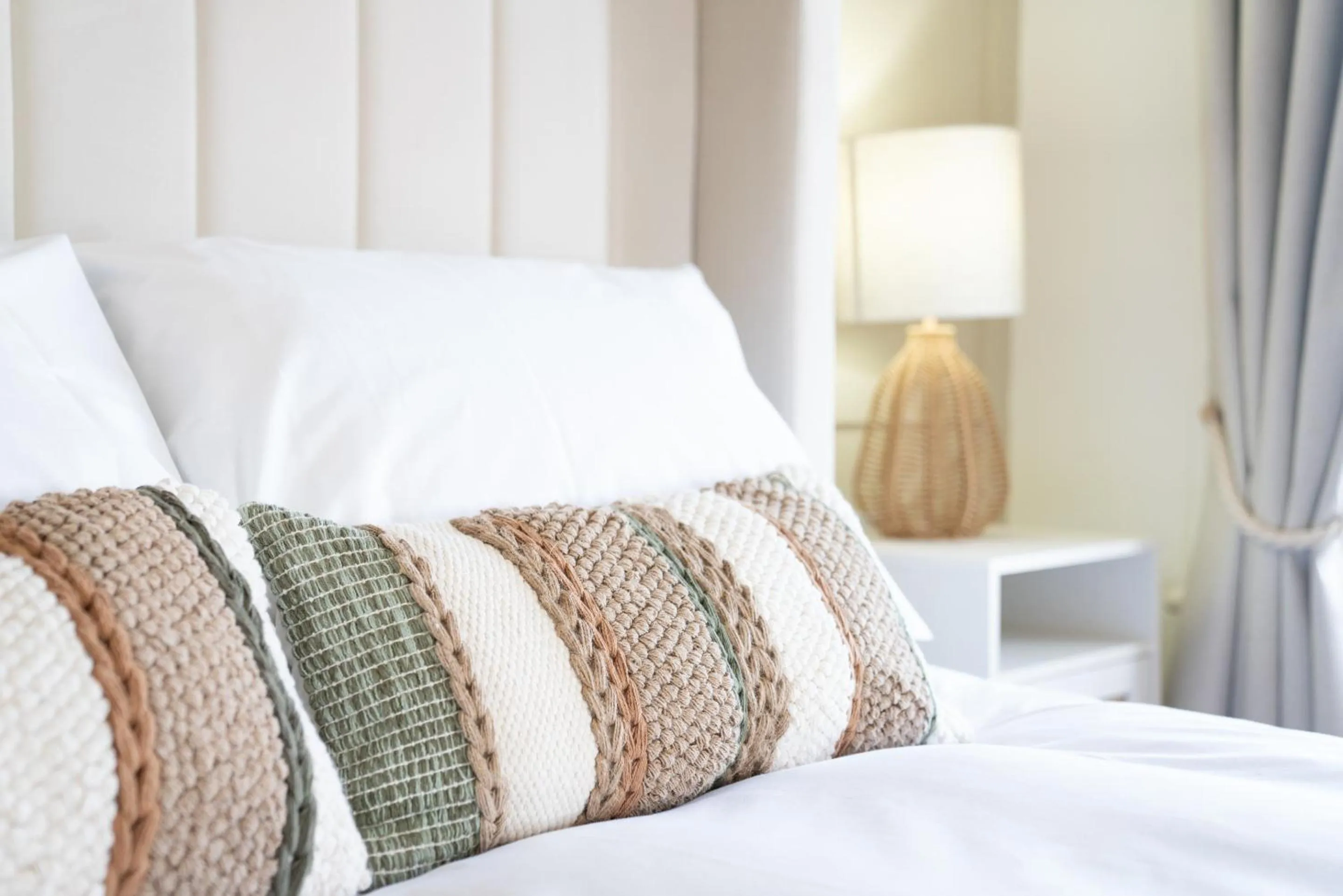 Bedroom, Bed in The Crab And Lobster Inn