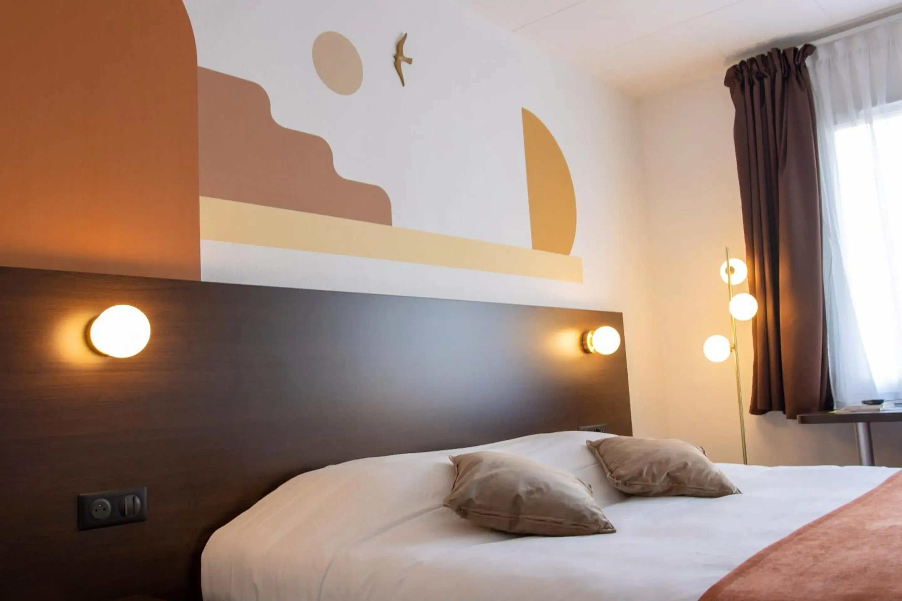 Bedroom, Bed in Logis Hôtel & Restaurant - Le Relais de Montigny Bedroom, Bed in Logis Hôtel & Restaurant - Le Relais de Montigny