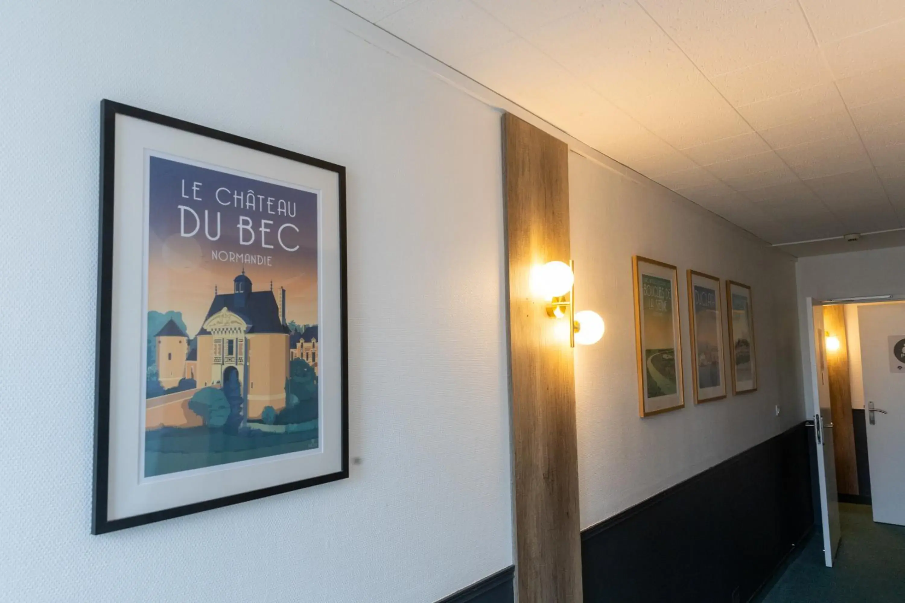 Property building in Logis Hôtel & Restaurant - Le Relais de Montigny Property building in Logis Hôtel & Restaurant - Le Relais de Montigny