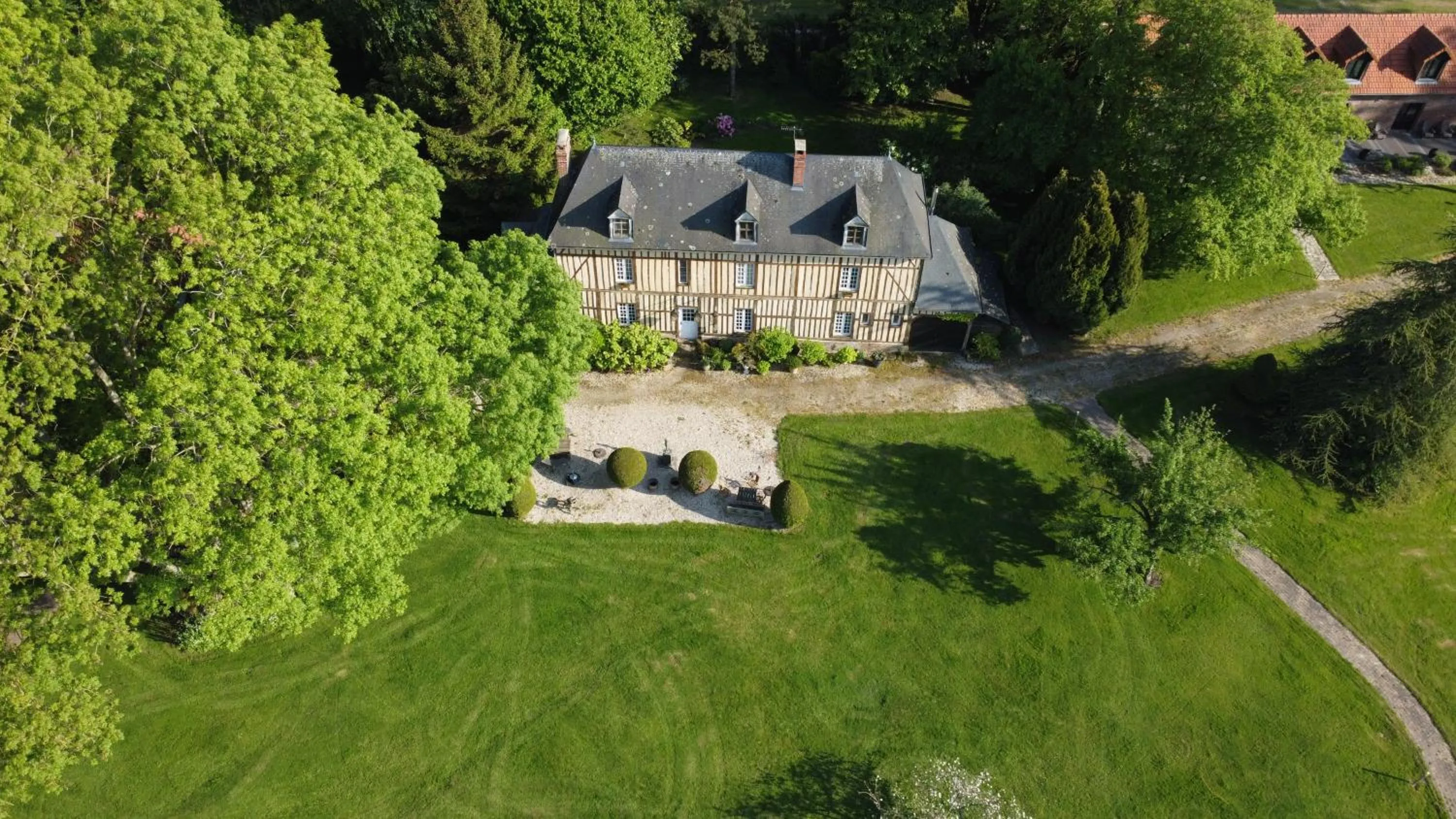 Bird's eye view in Clos Masure hôtel de campagne