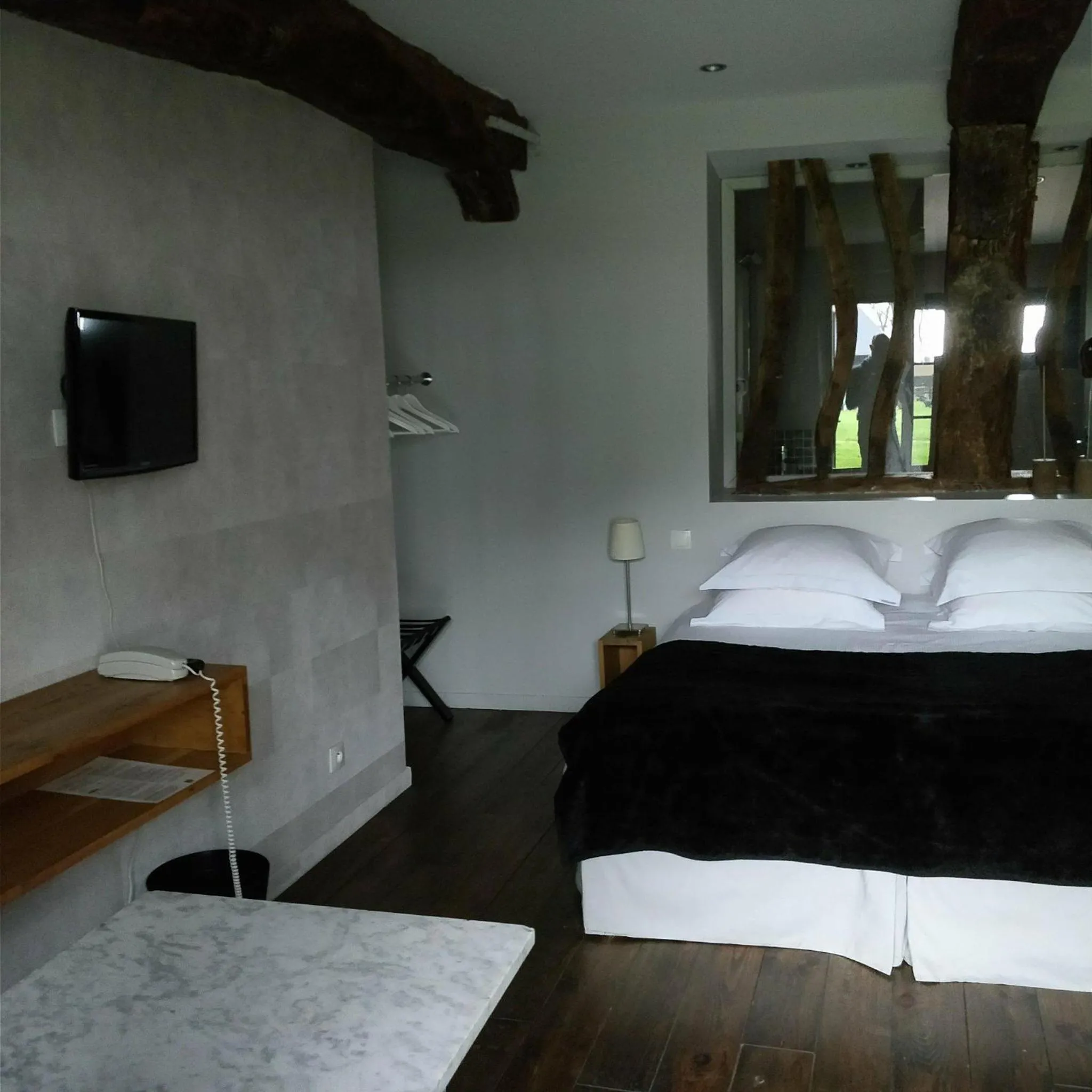 Photo of the whole room, Bed in Clos Masure hôtel de campagne