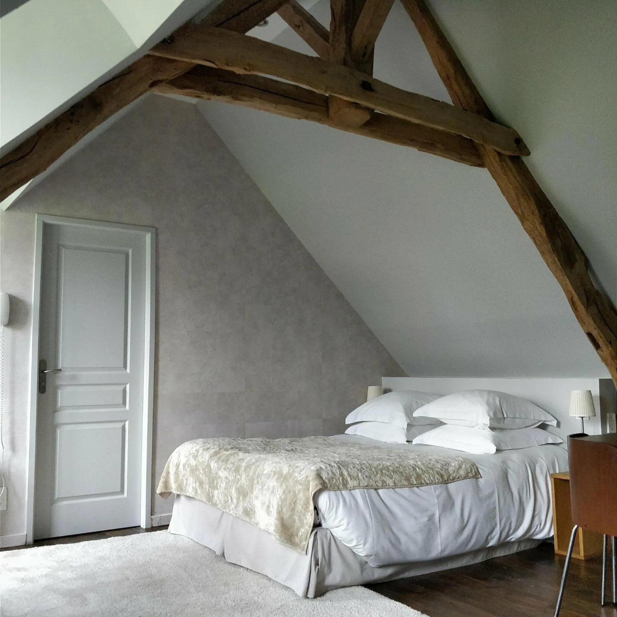 Photo of the whole room, Bed in Clos Masure hôtel de campagne