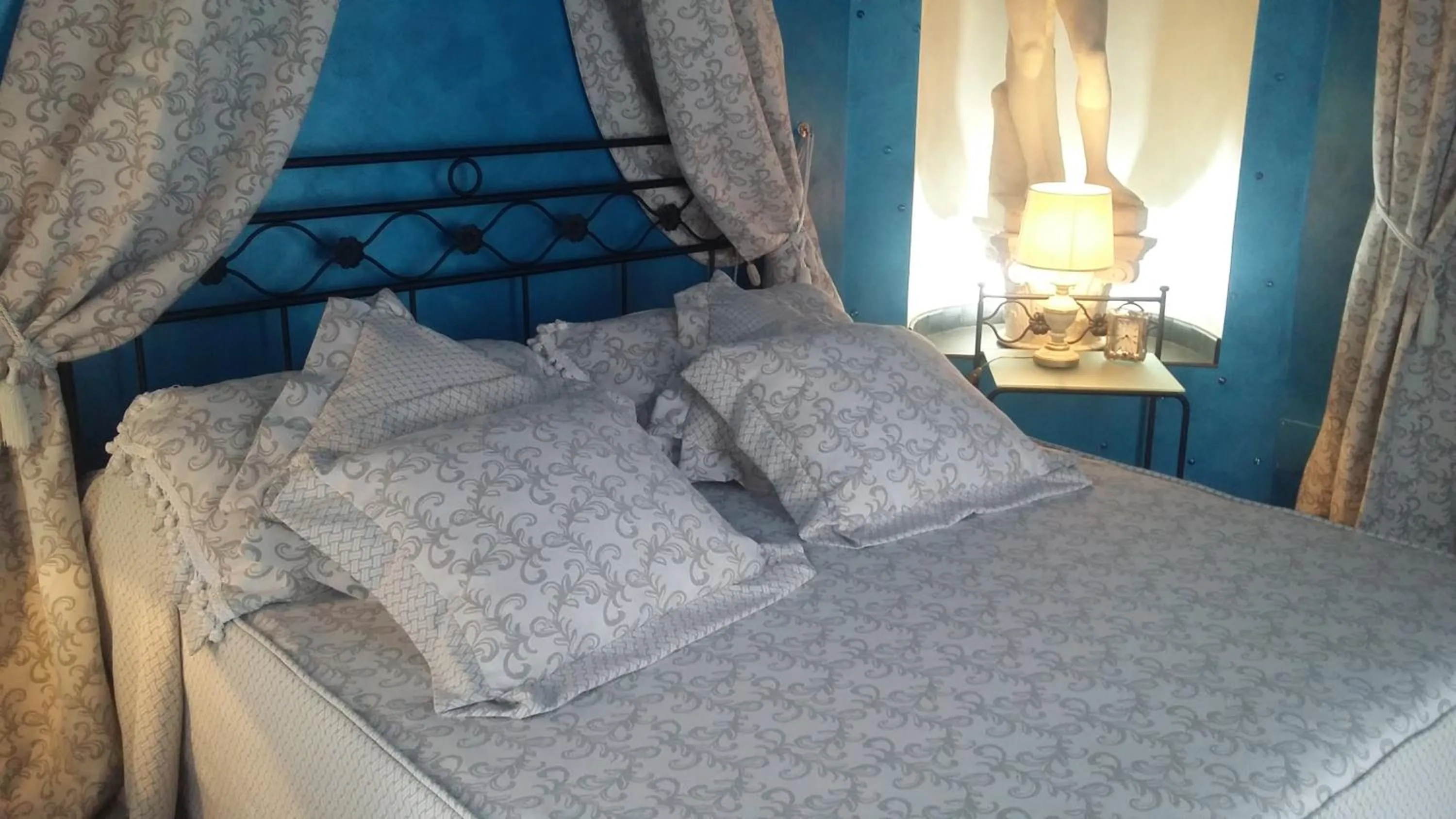 Bed in Palazzo Moraschi Subiaco