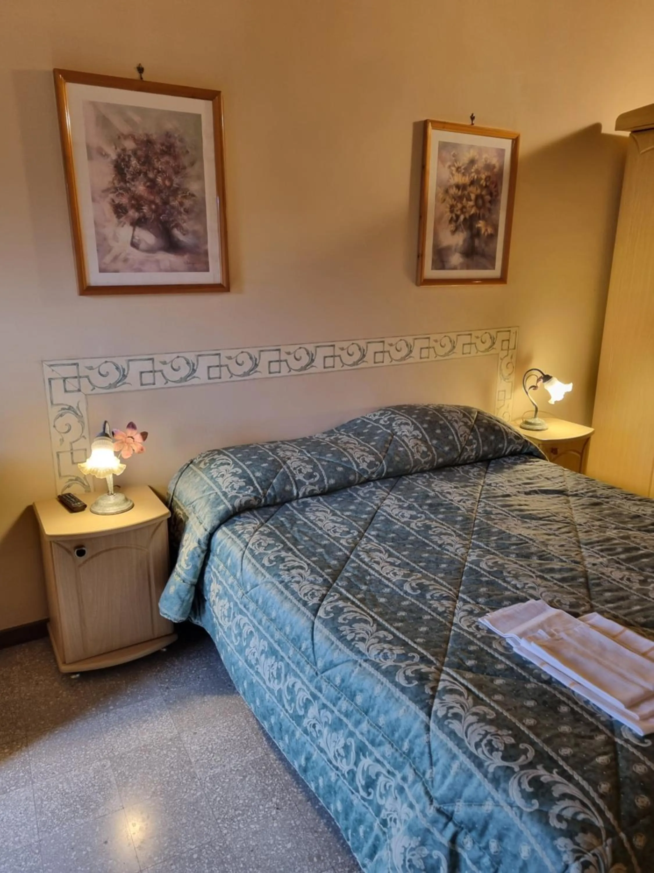 Bedroom, Bed in Palazzo Moraschi Subiaco