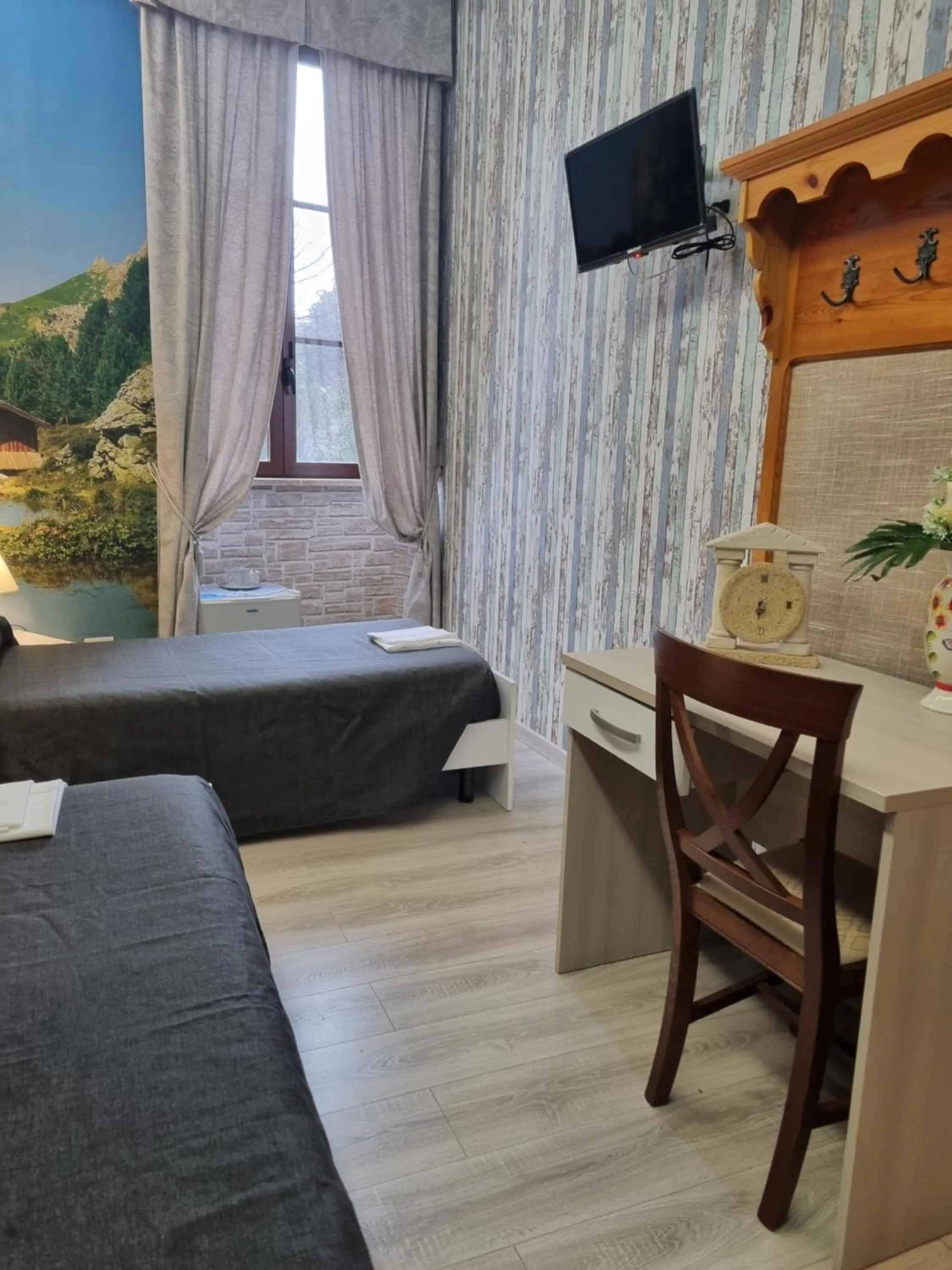 Seating area, Bed in Palazzo Moraschi Subiaco