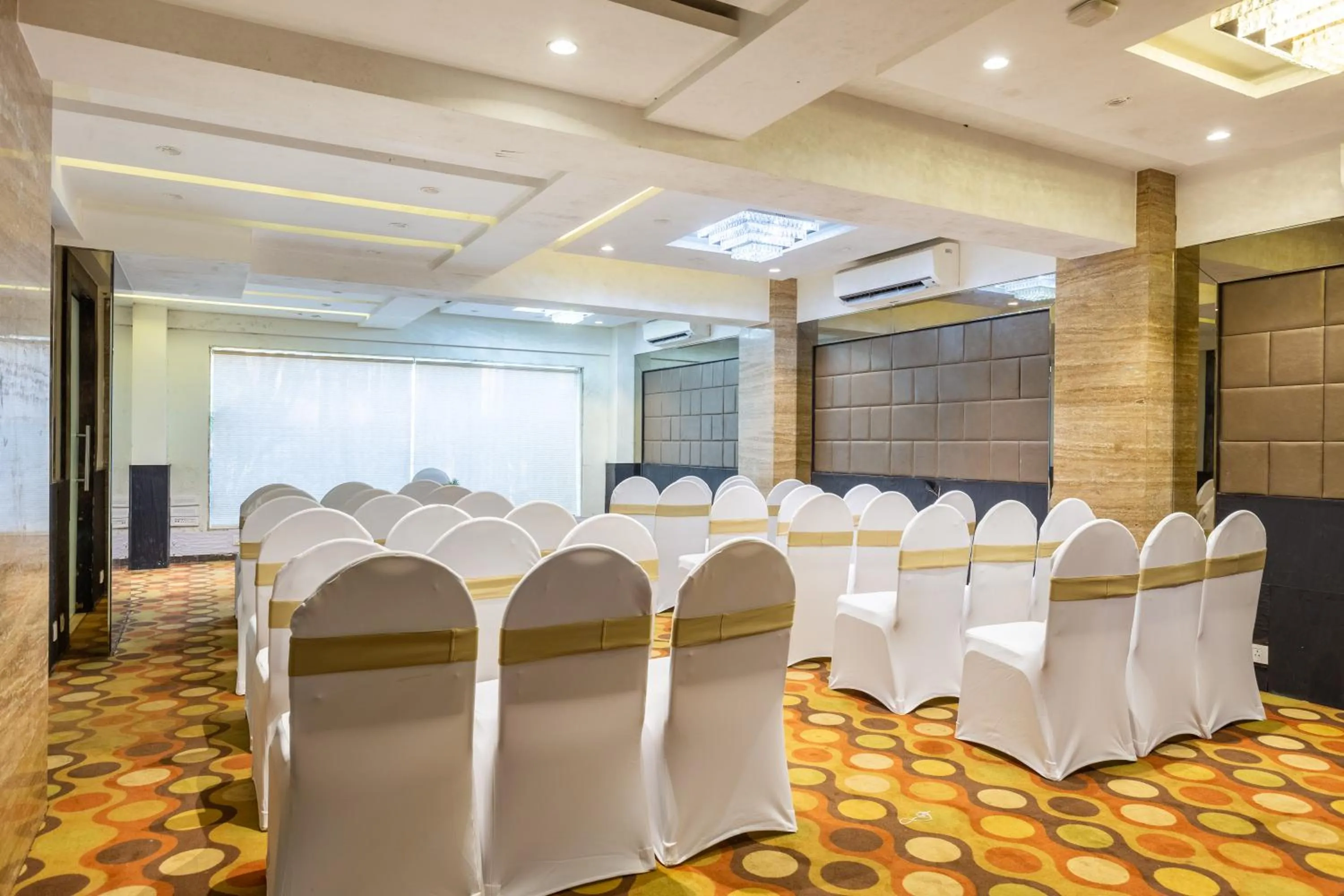 Banquet/Function facilities in Calux Grand Inn Calangute - Formerly Amara Grand Inn