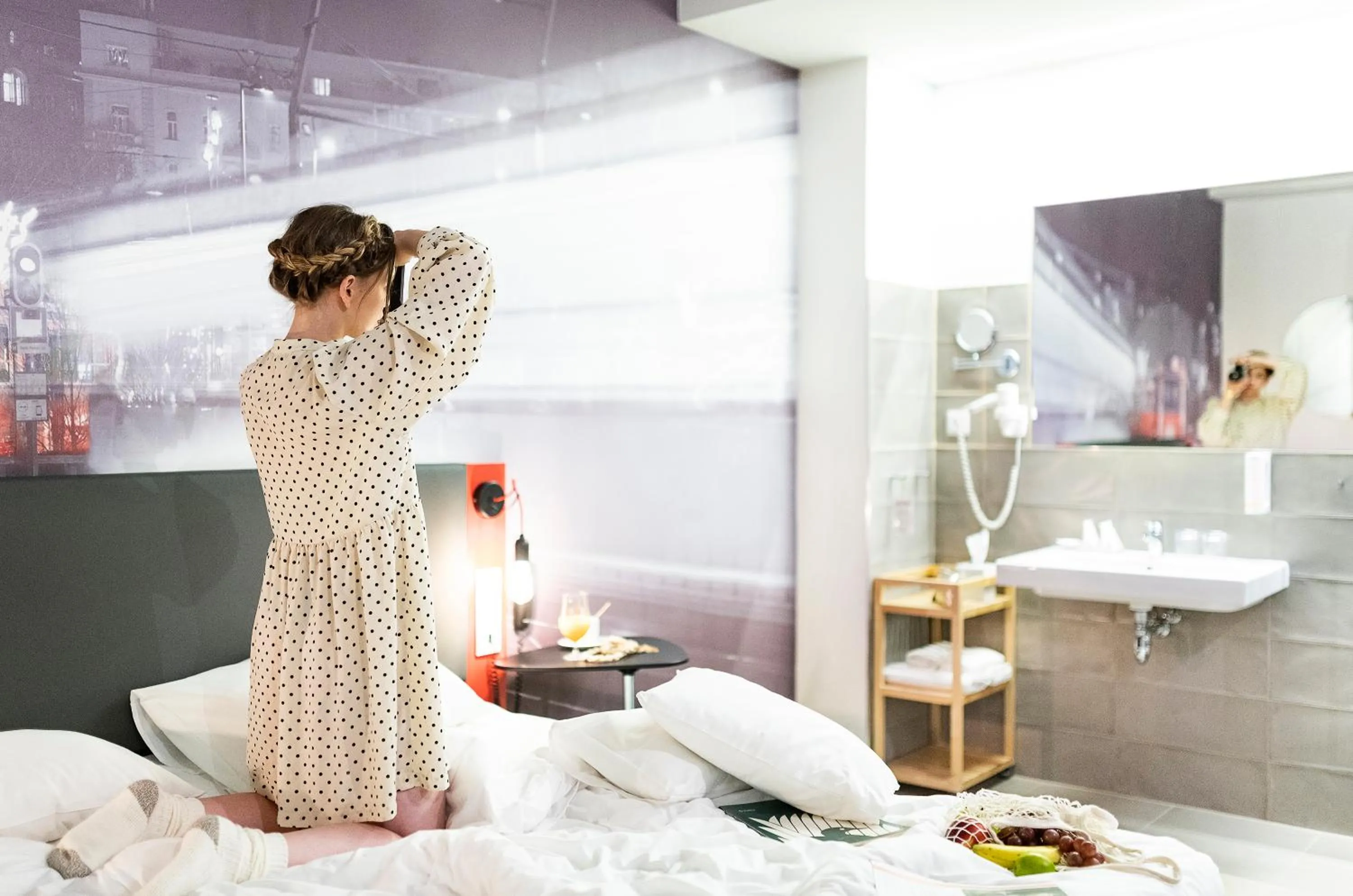 People in Three Corners Hotel Anna