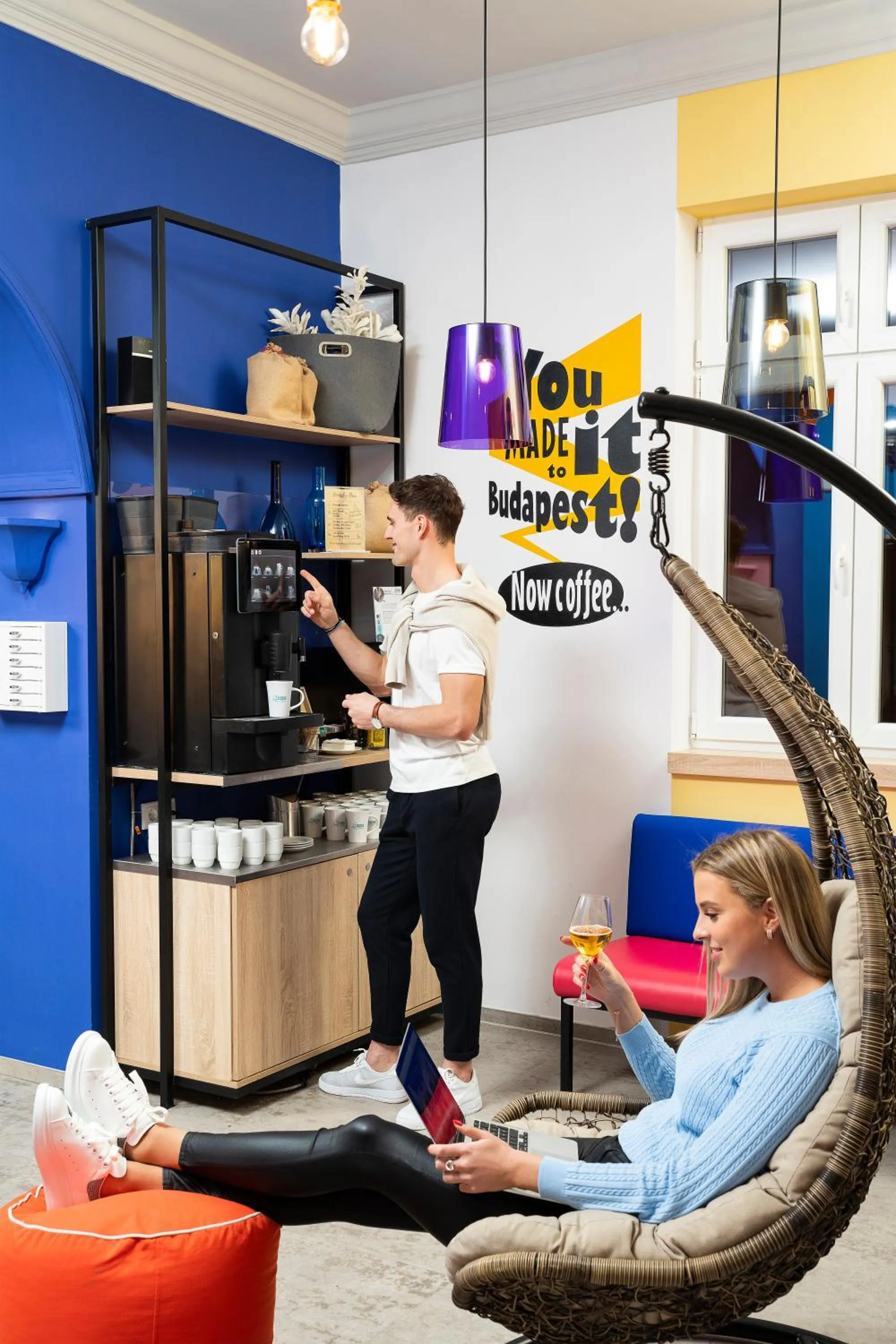 People in Three Corners Hotel Anna