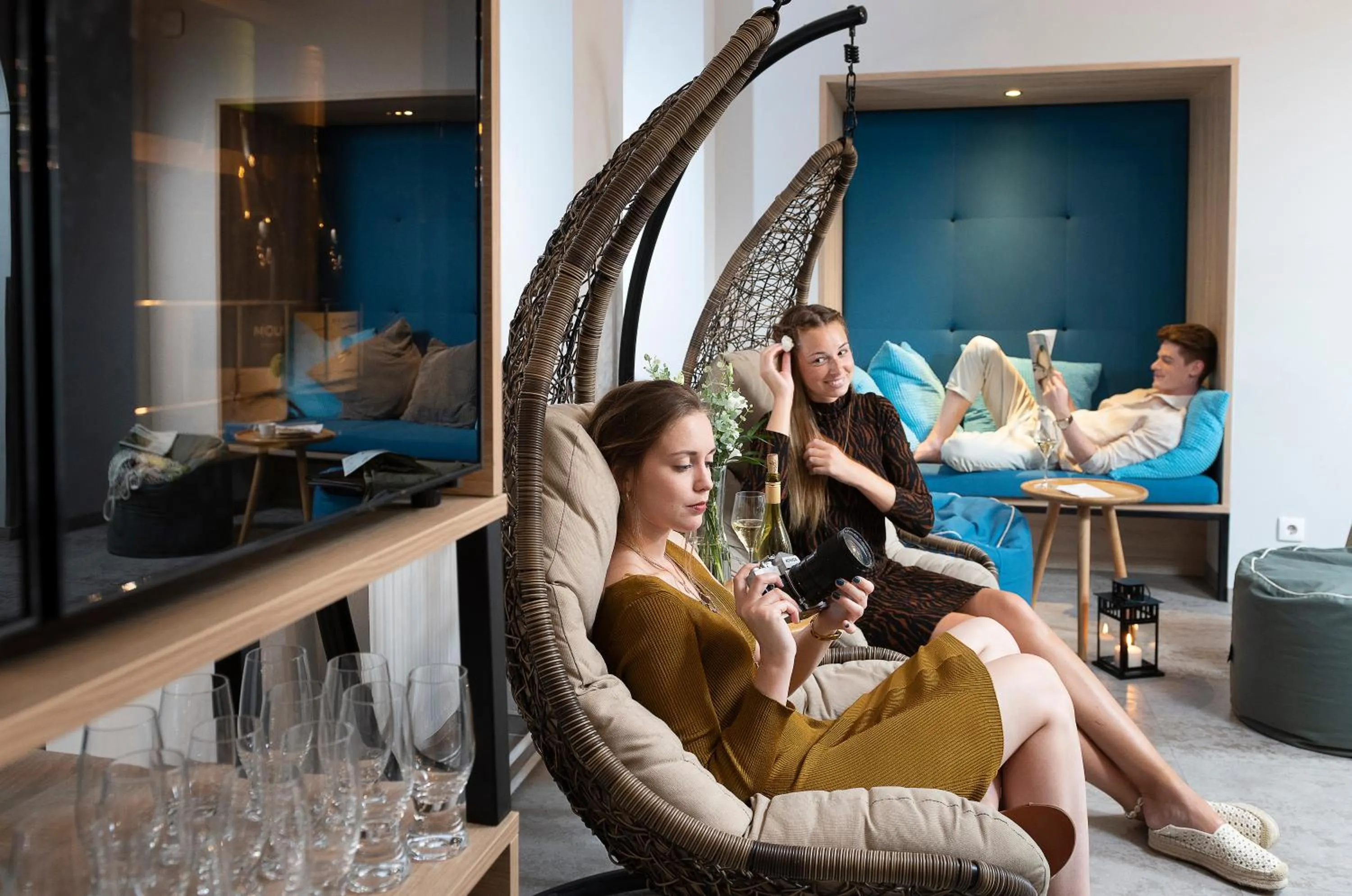 People in Three Corners Hotel Anna