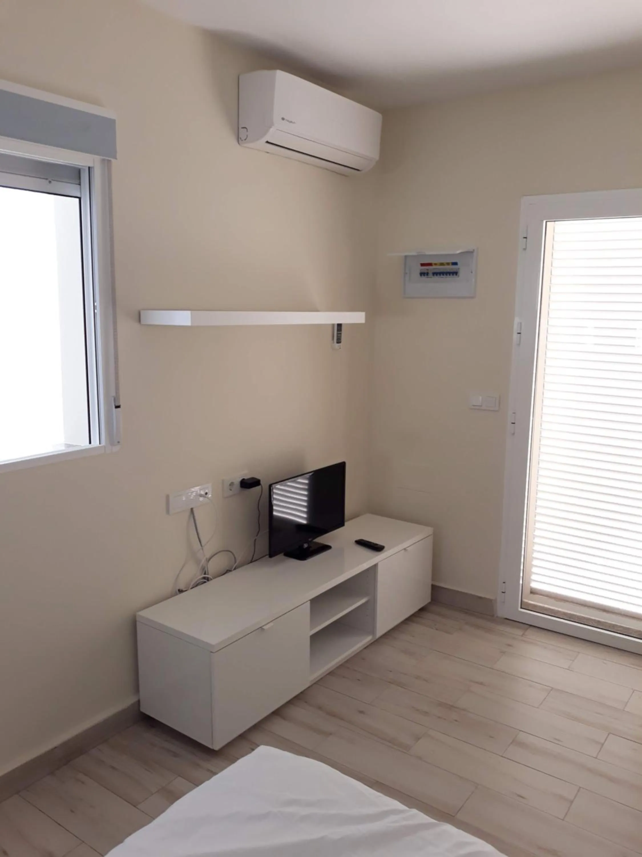 Communal lounge/ TV room, Bed in Camping San Javier