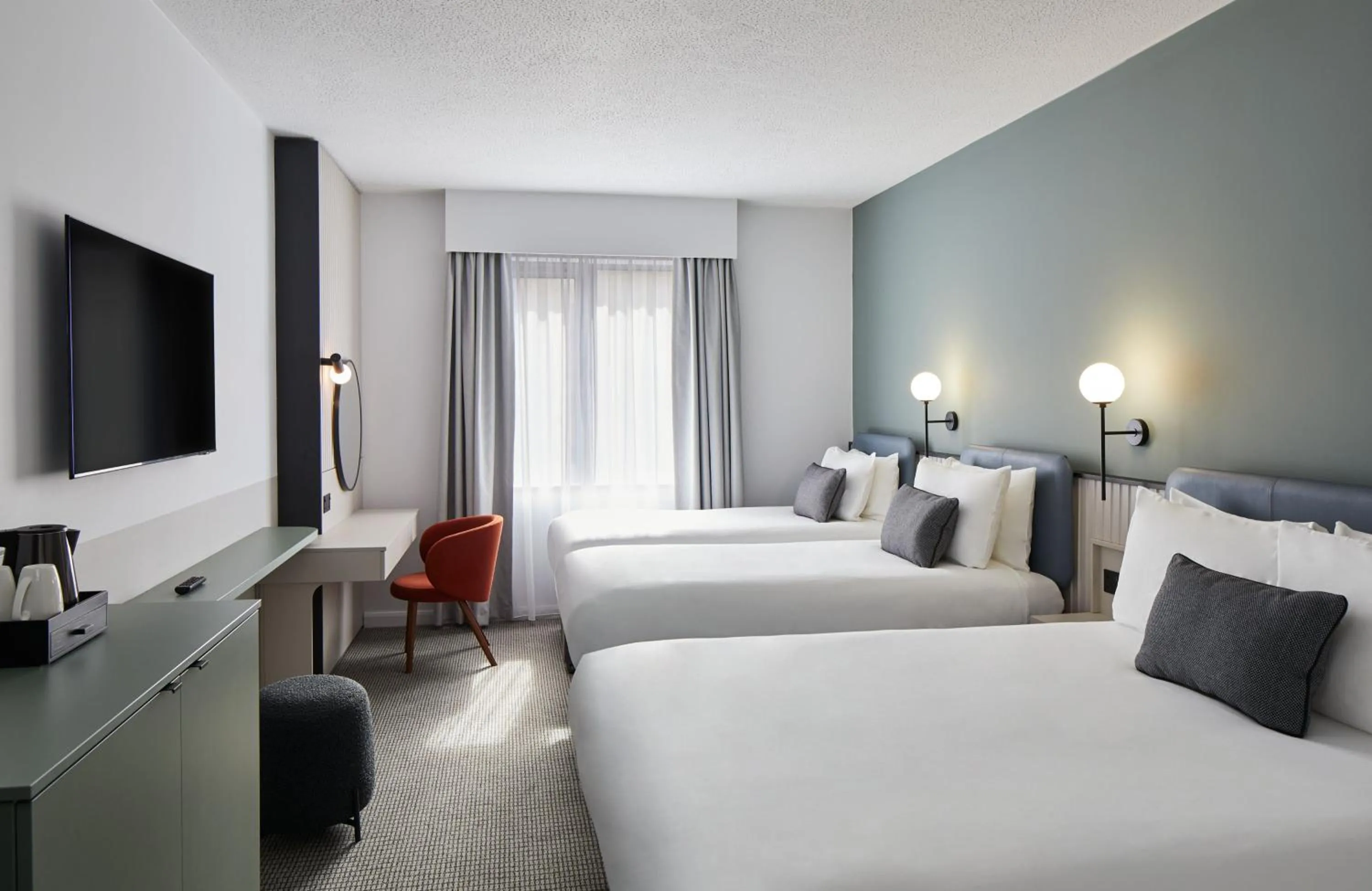 Bed in Leonardo Hotel Dublin Parnell Street