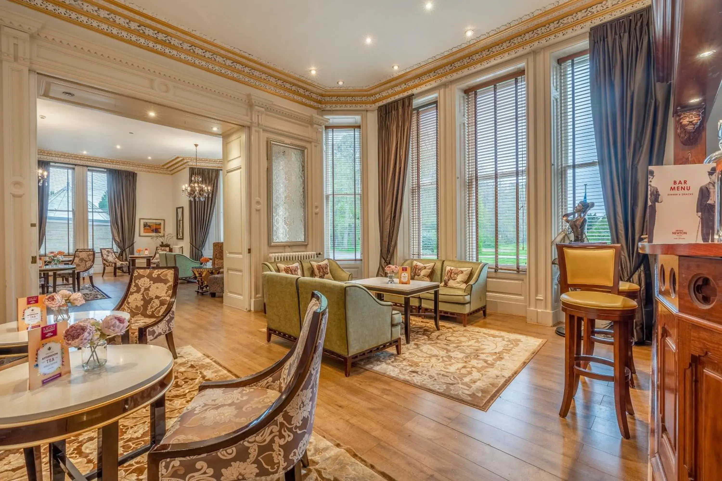 Lounge or bar in Muthu Newton Hotel (Near Inverness Airport) Lounge or bar in Muthu Newton Hotel (Near Inverness Airport)