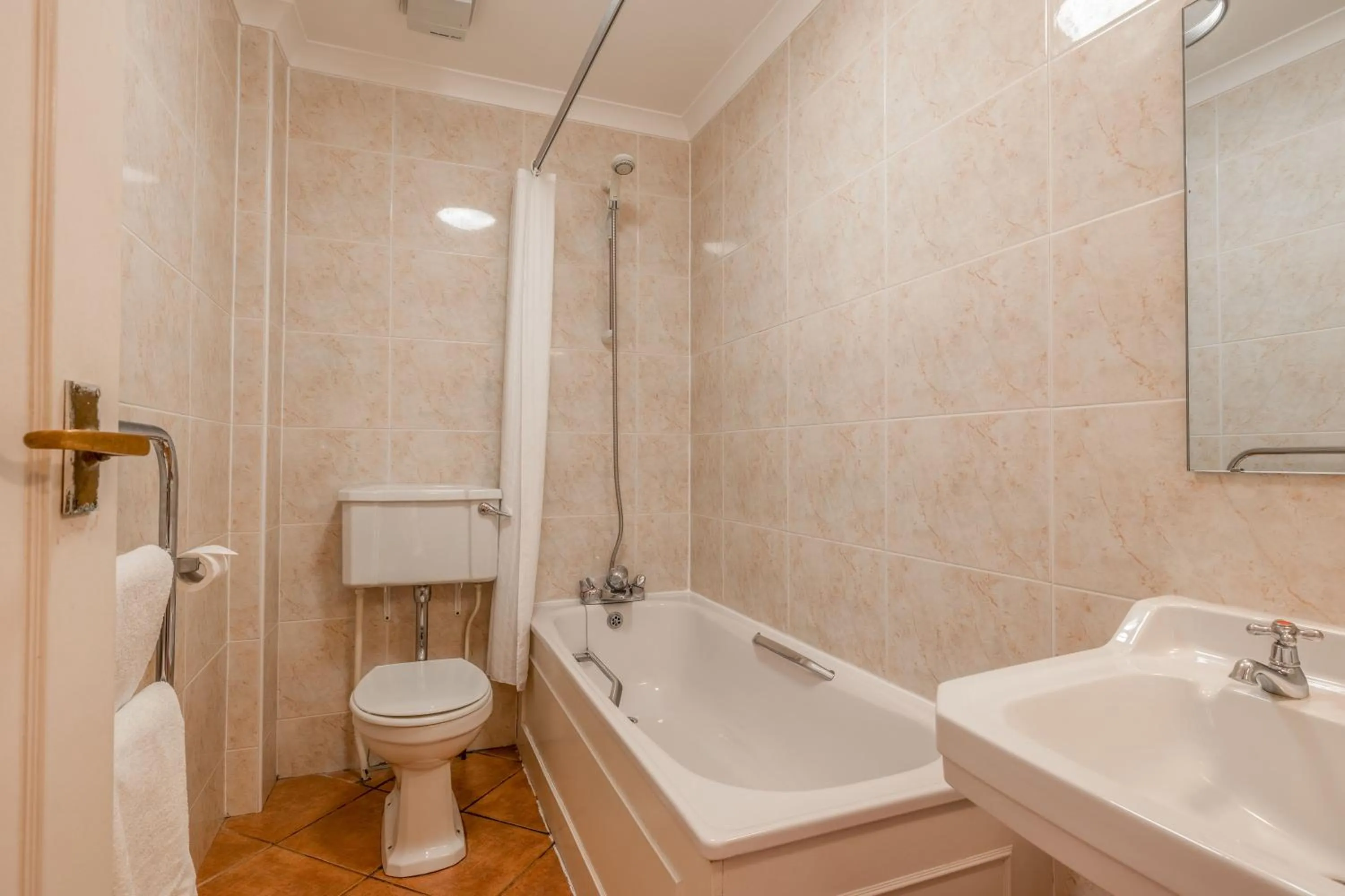 Bathroom in Muthu Newton Hotel (Near Inverness Airport)