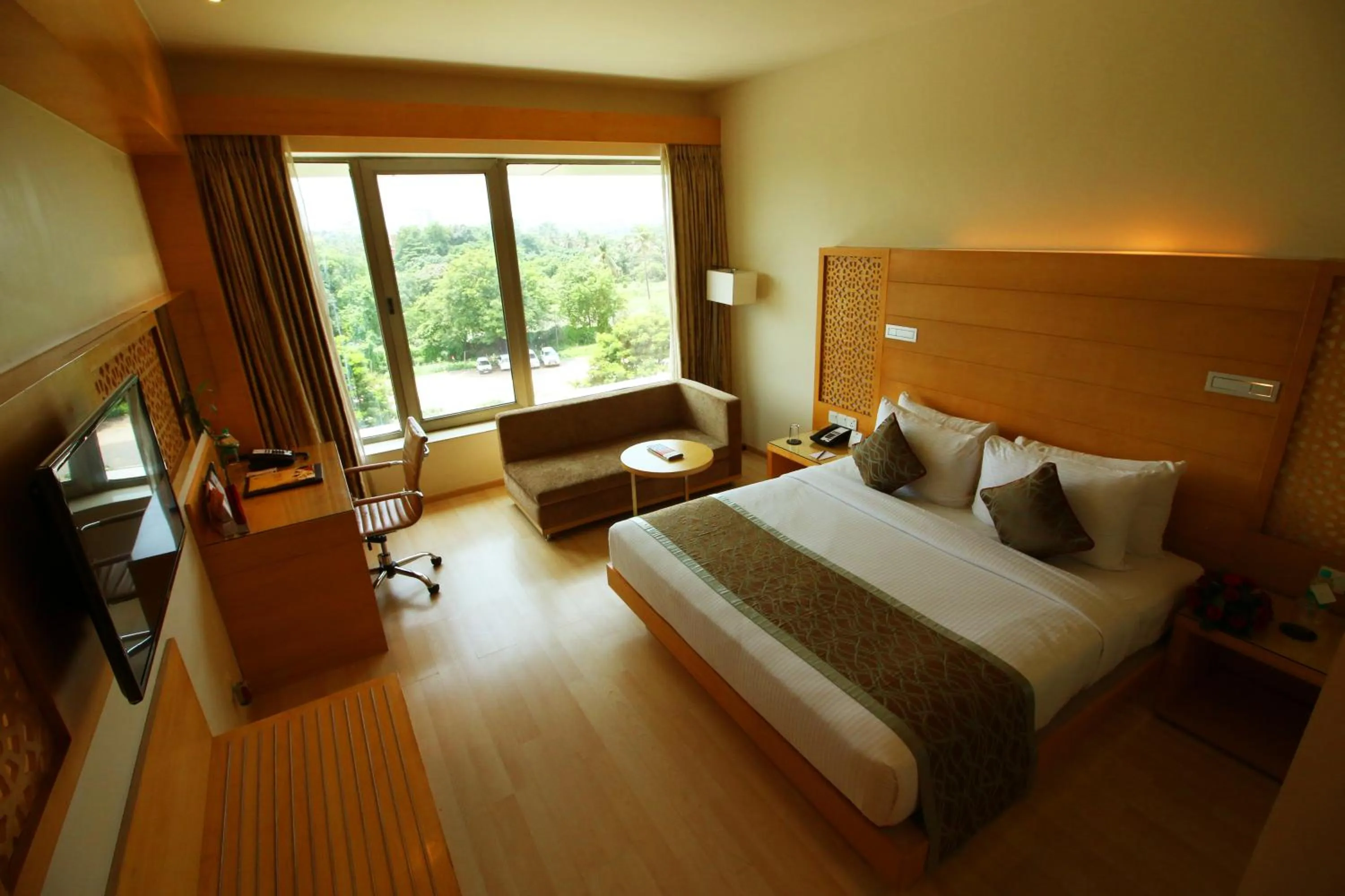 Bedroom, Bed in Sayaji Raipur