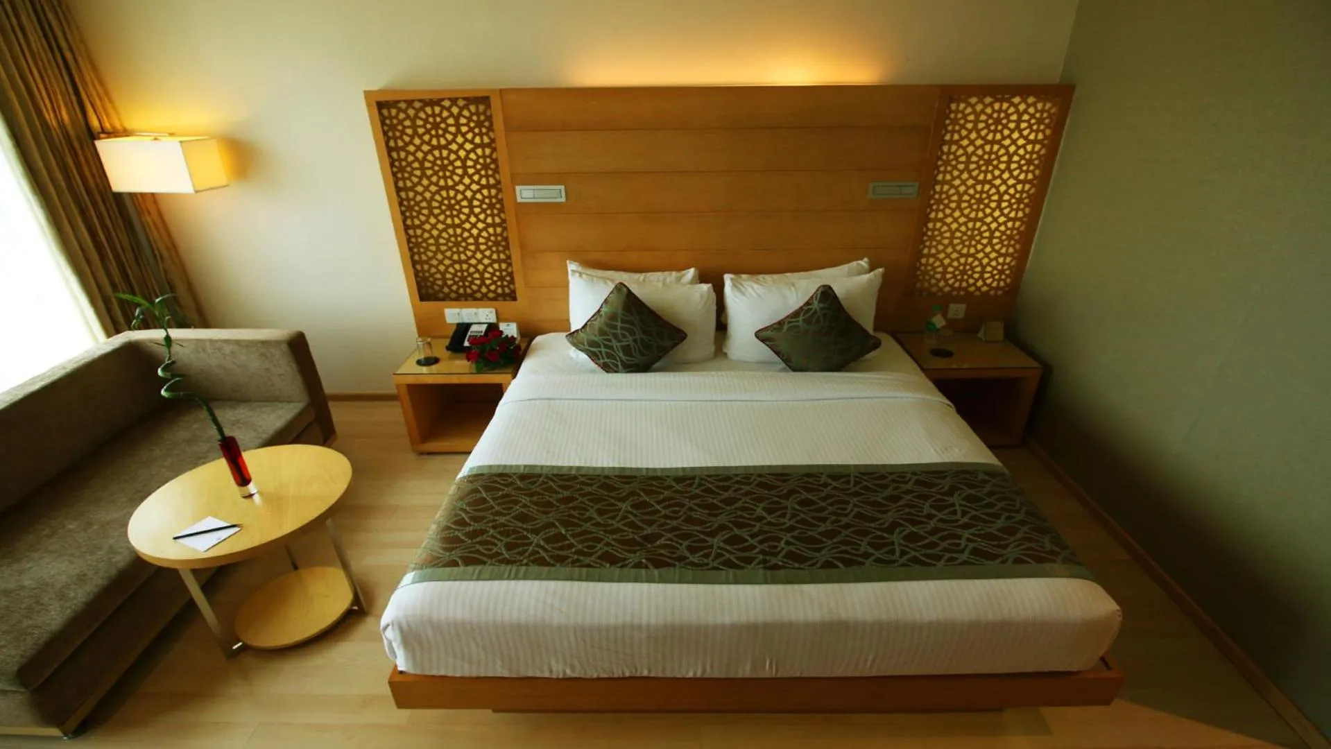 Family, Bed in Sayaji Raipur