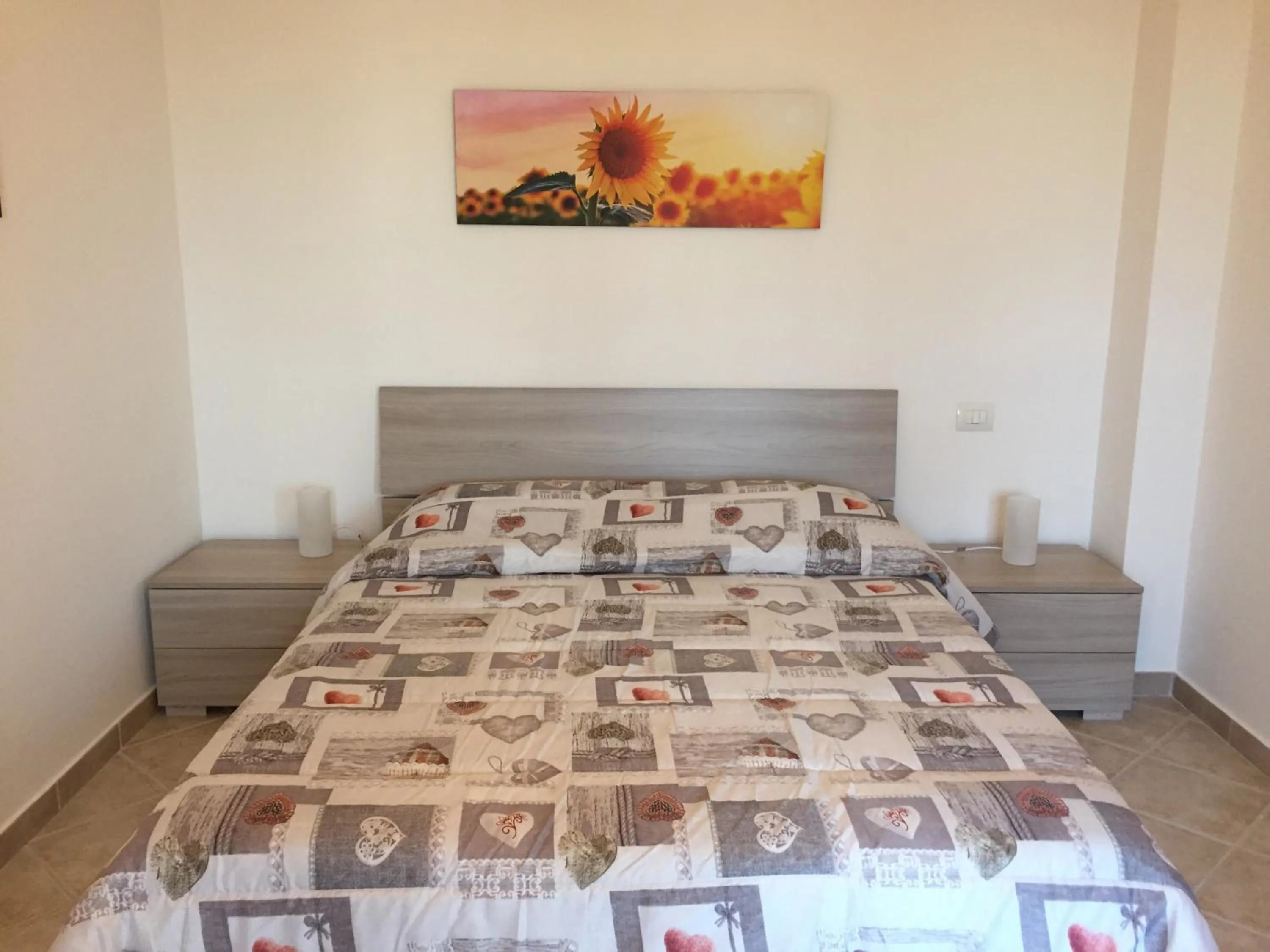 Photo of the whole room, Bed in Salieri Apartment