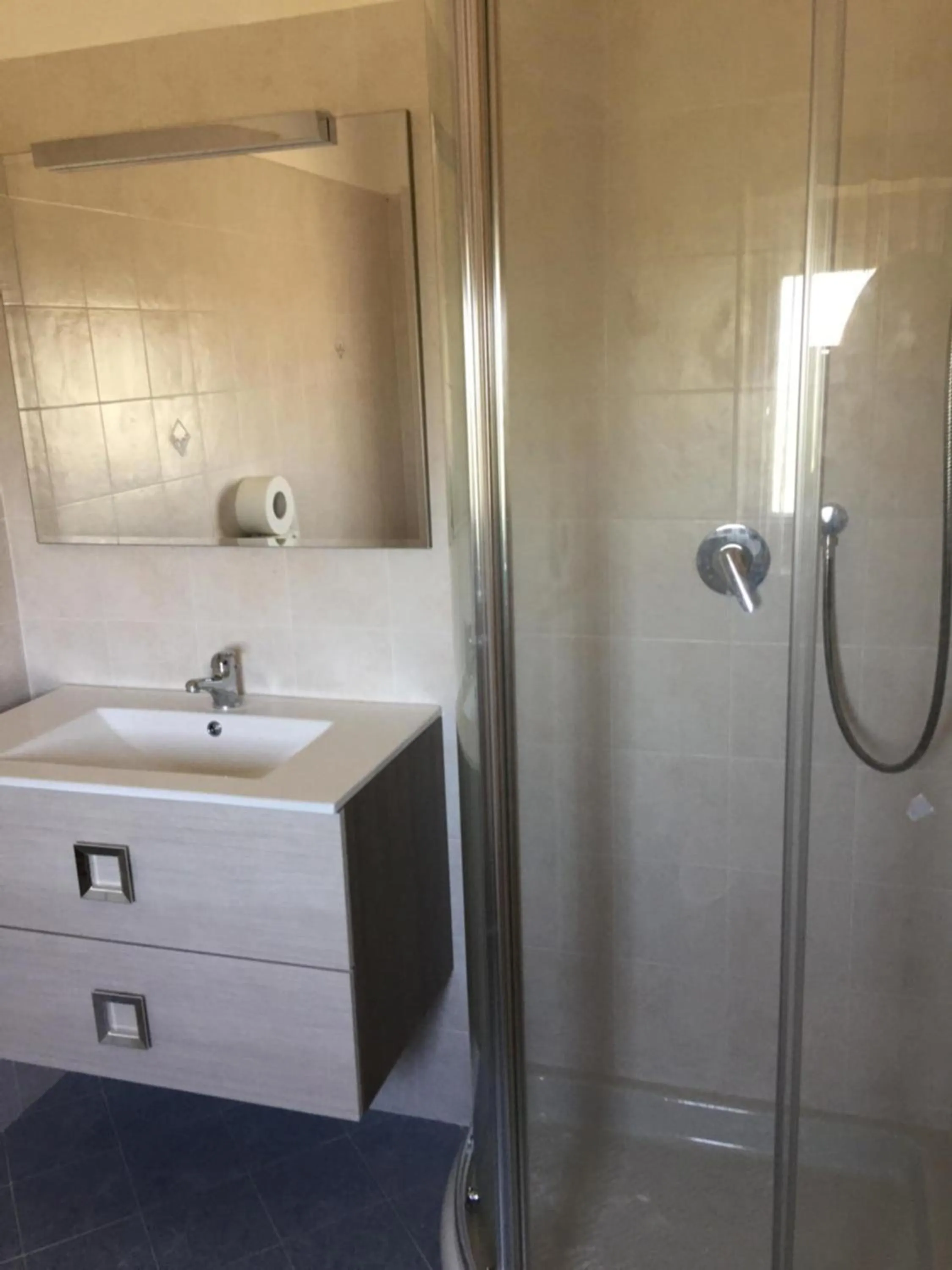 Shower in Salieri Apartment