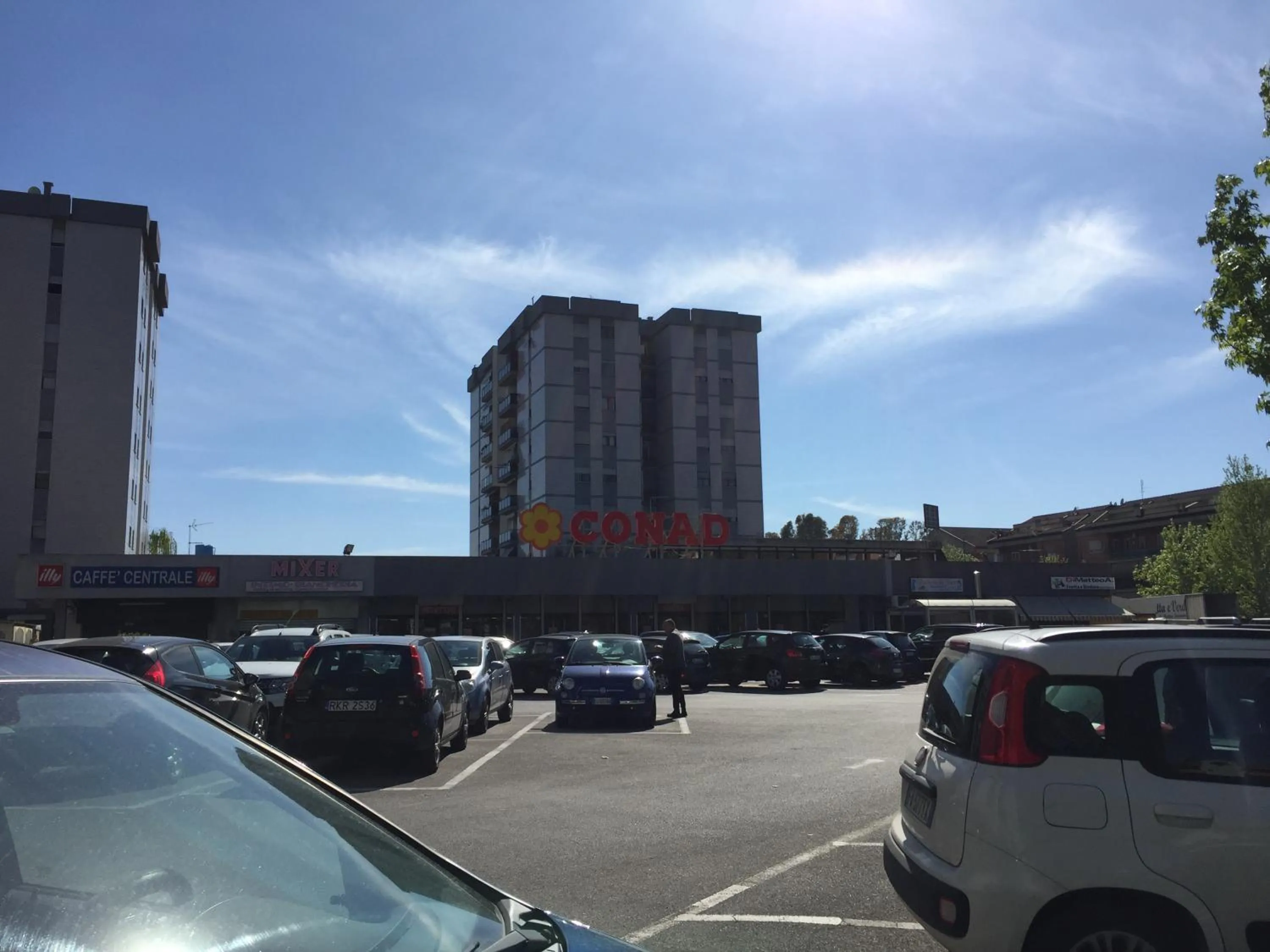 Restaurant/places to eat in Salieri Apartment