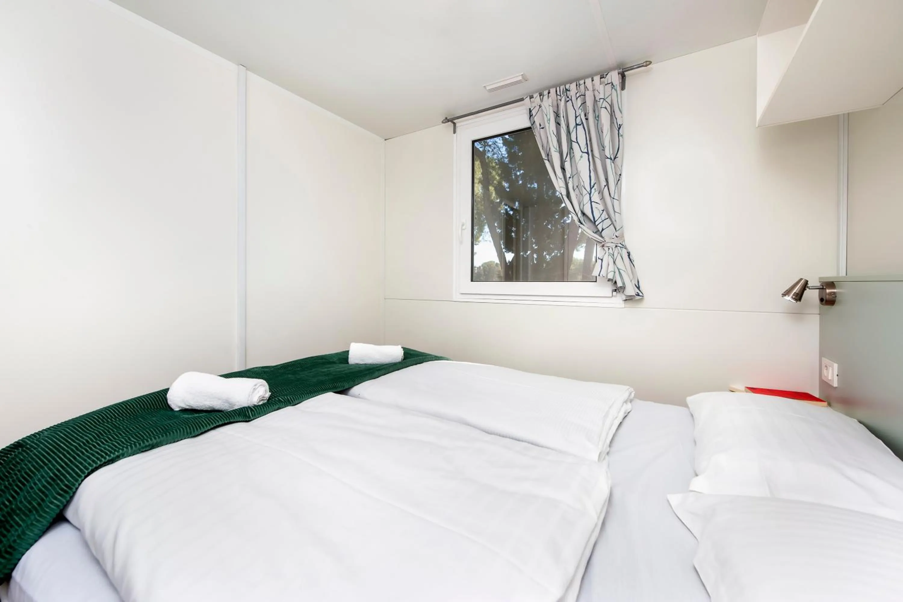 Bedroom, Bed in Glamping and Mobile Homes Lavanda - Holiday Centre Bi VIllage