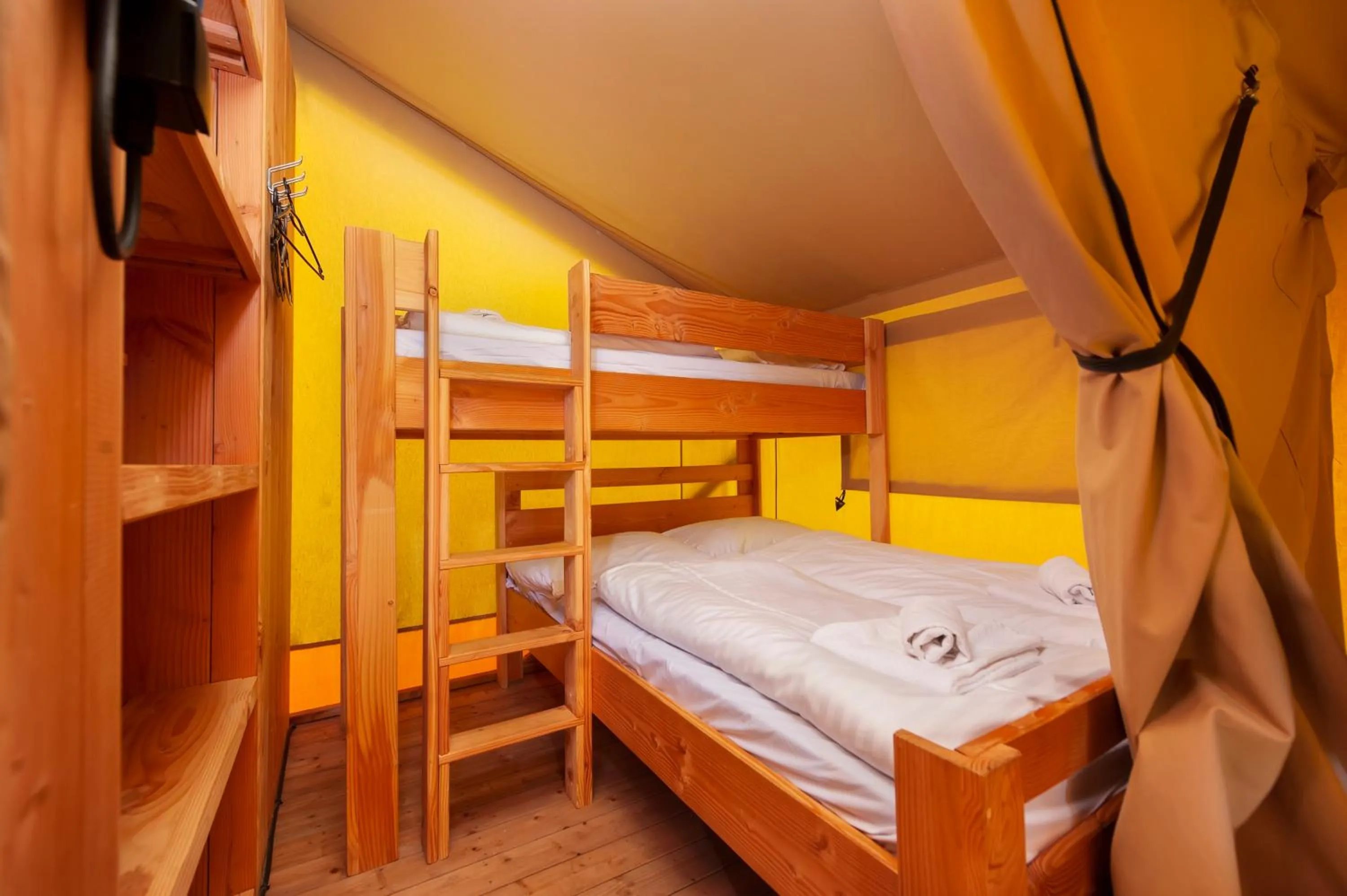 Bedroom, Bed in Glamping and Mobile Homes Lavanda - Holiday Centre Bi VIllage