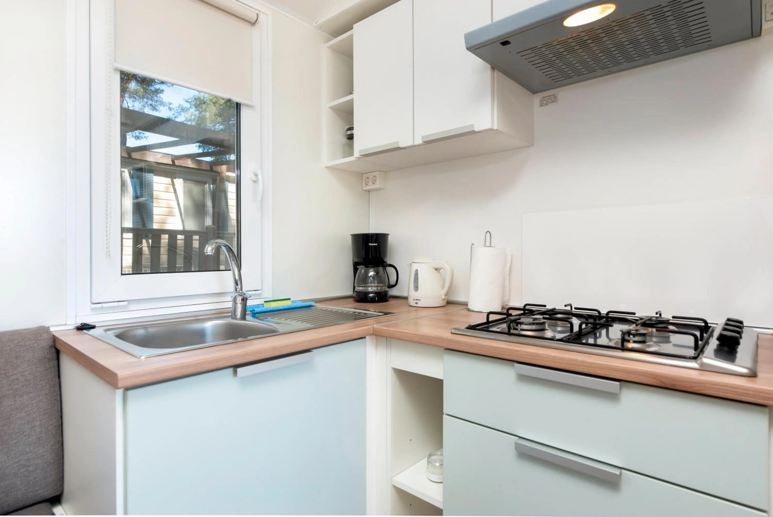 Coffee/tea facilities in Glamping and Mobile Homes Lavanda - Holiday Centre Bi VIllage