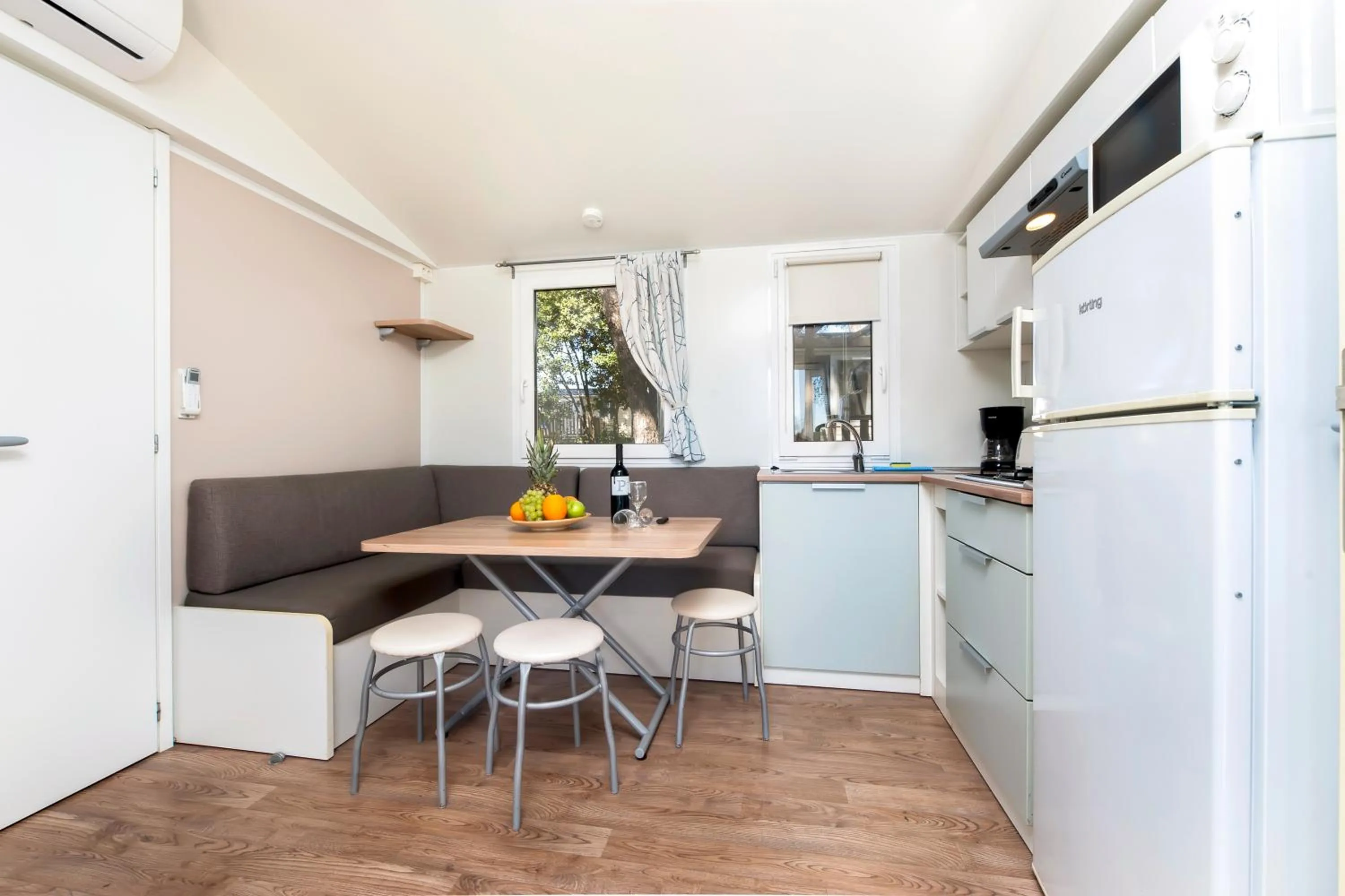 Kitchen or kitchenette in Glamping and Mobile Homes Lavanda - Holiday Centre Bi VIllage