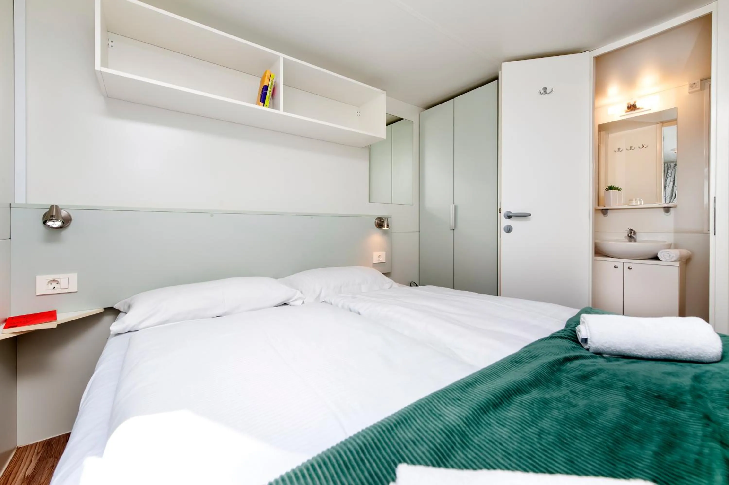 Photo of the whole room, Bed in Glamping and Mobile Homes Lavanda - Holiday Centre Bi VIllage