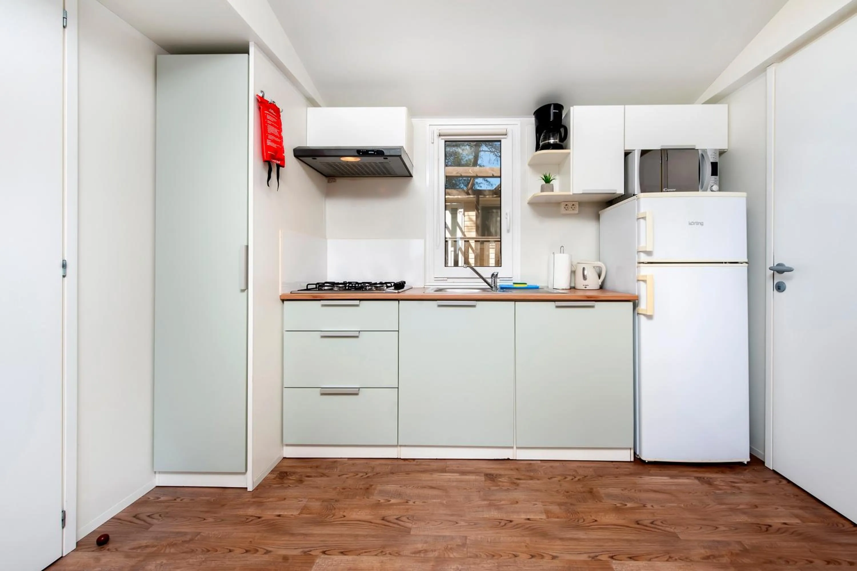 Kitchen or kitchenette in Glamping and Mobile Homes Lavanda - Holiday Centre Bi VIllage