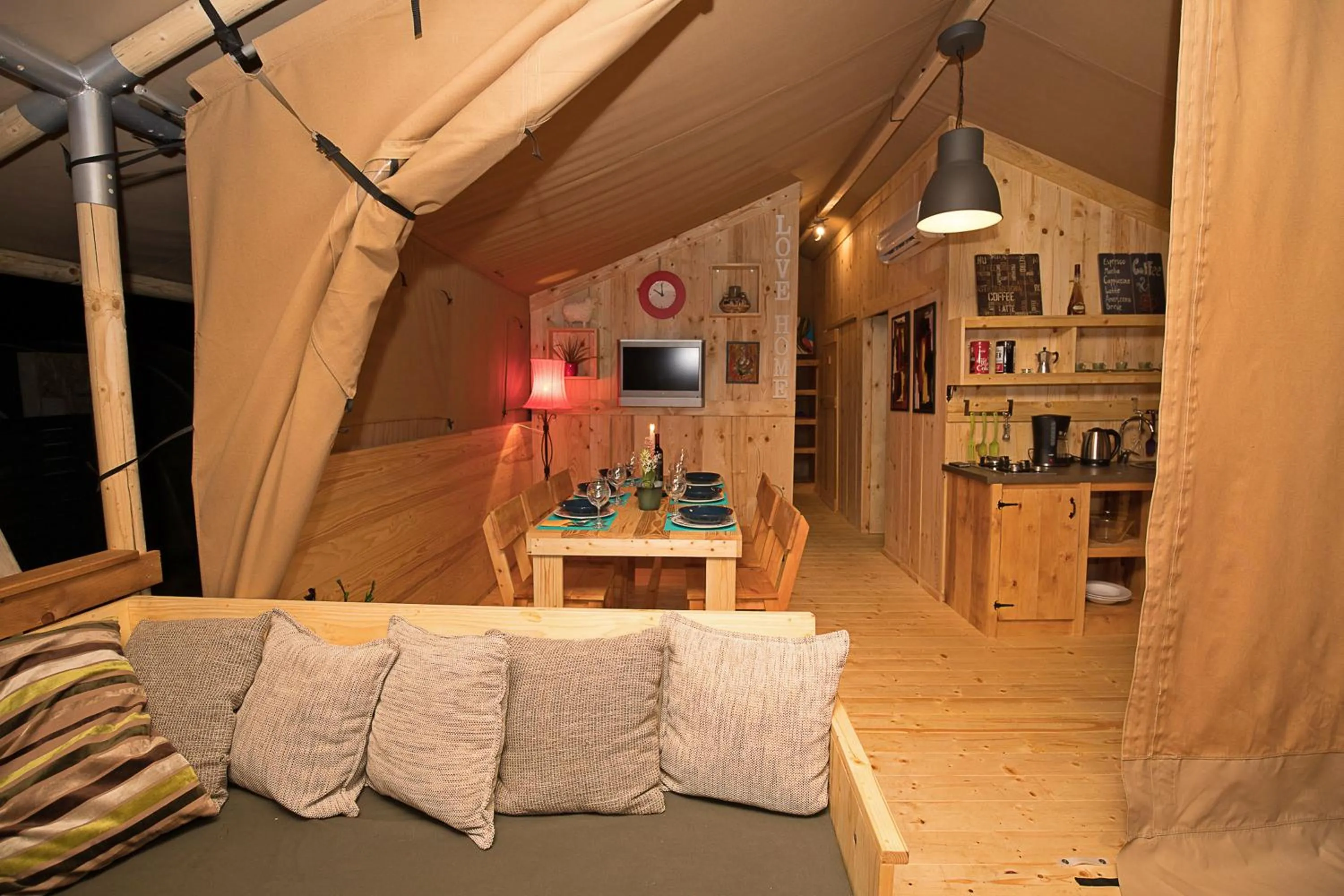 Living room in Glamping and Mobile Homes Lavanda - Holiday Centre Bi VIllage