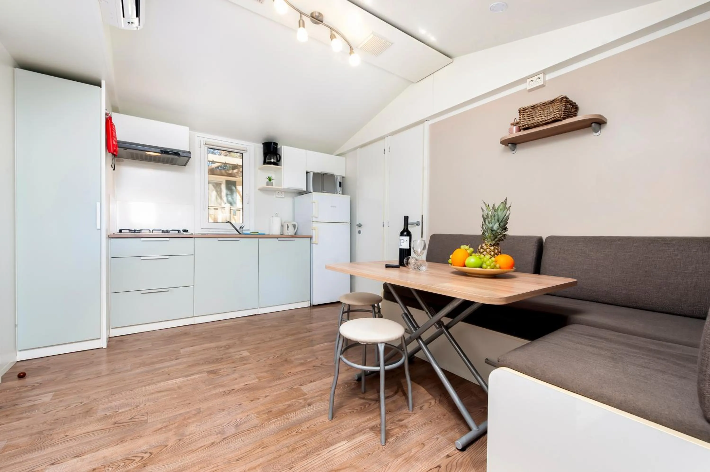 Kitchen or kitchenette in Glamping and Mobile Homes Lavanda - Holiday Centre Bi VIllage