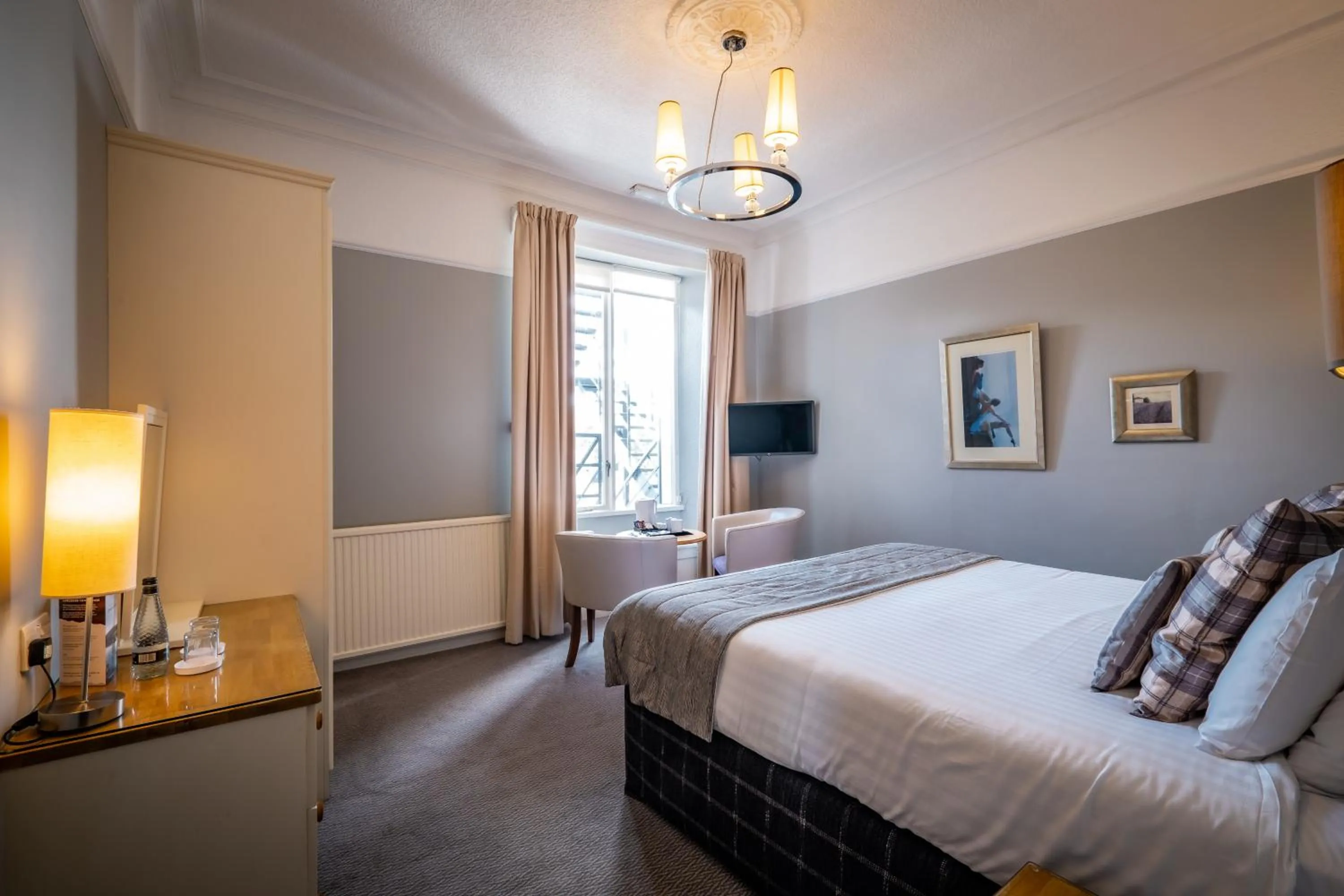 Photo of the whole room, Bed in Ambleside Townhouse