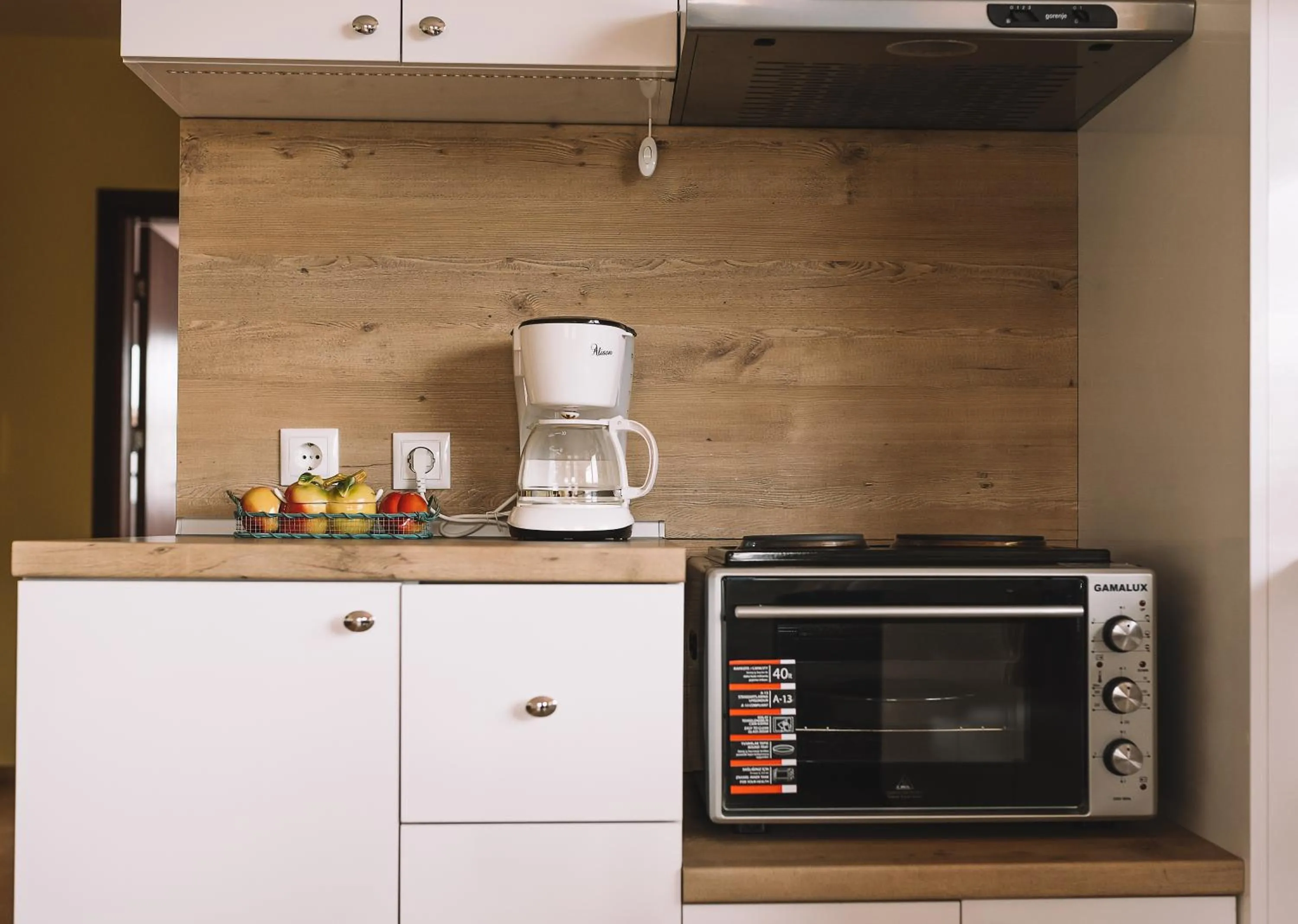 Kitchen or kitchenette in Veli Hills Apartments