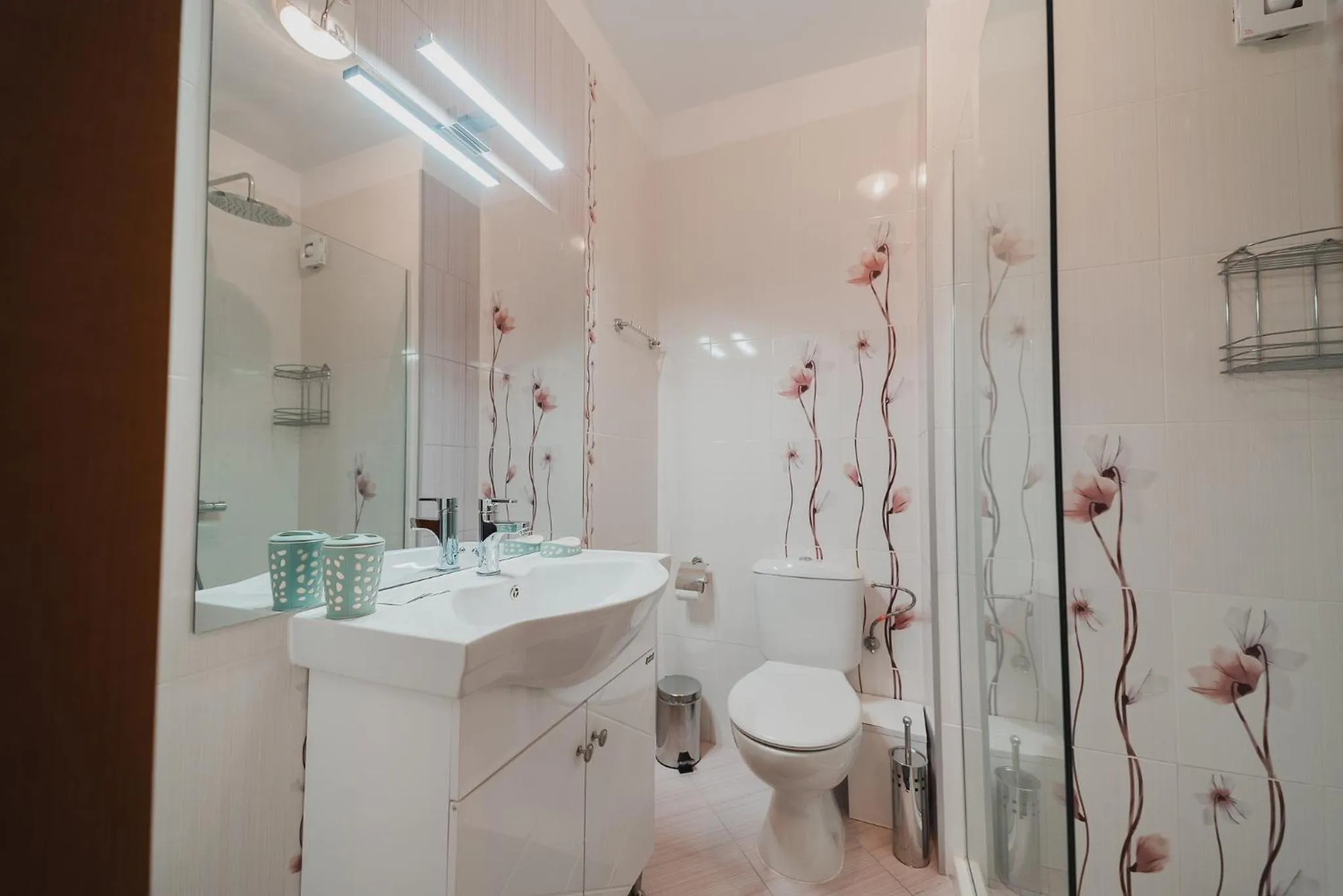 Shower in Veli Hills Apartments