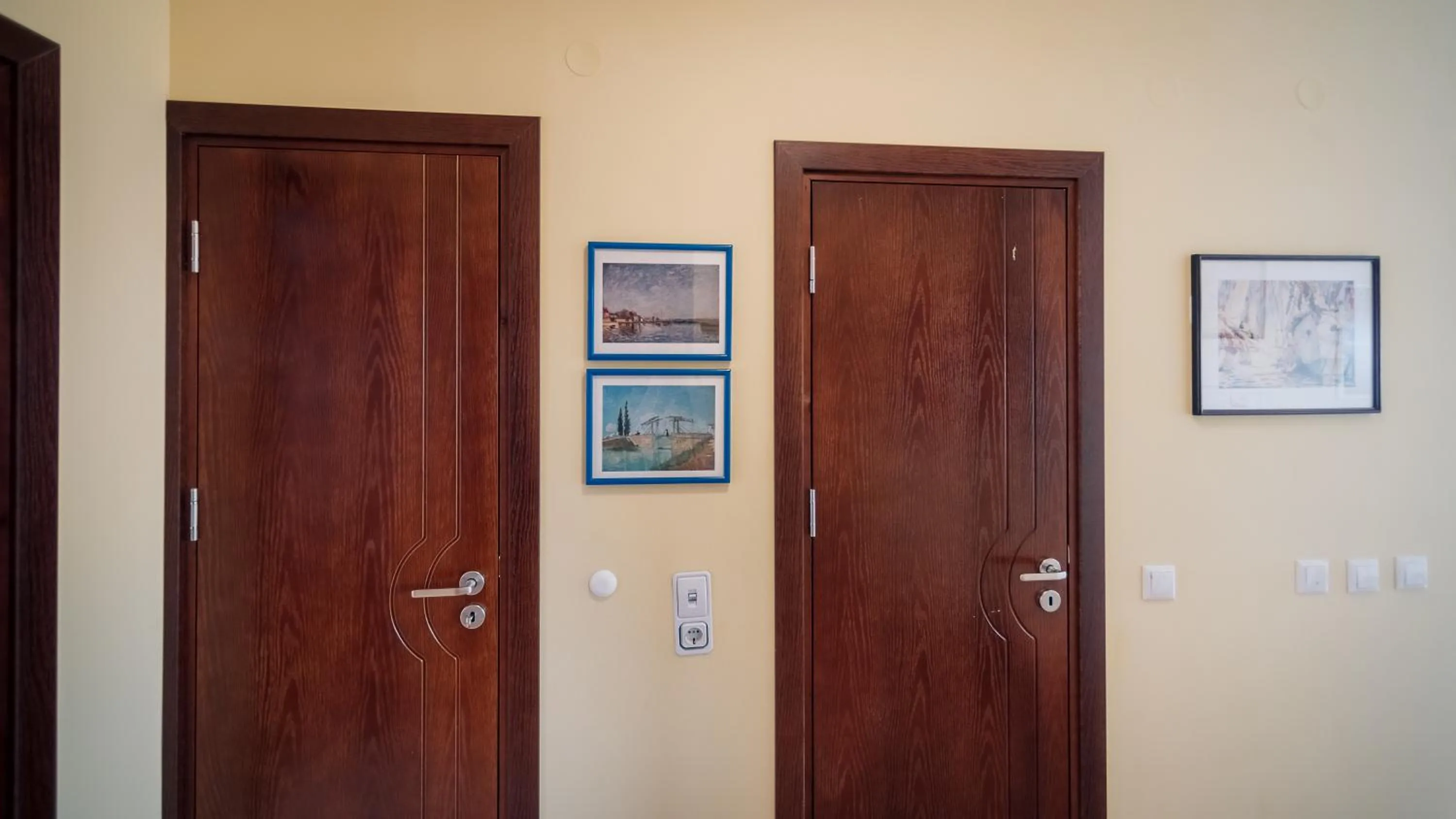 Logo/Certificate/Sign in Veli Hills Apartments