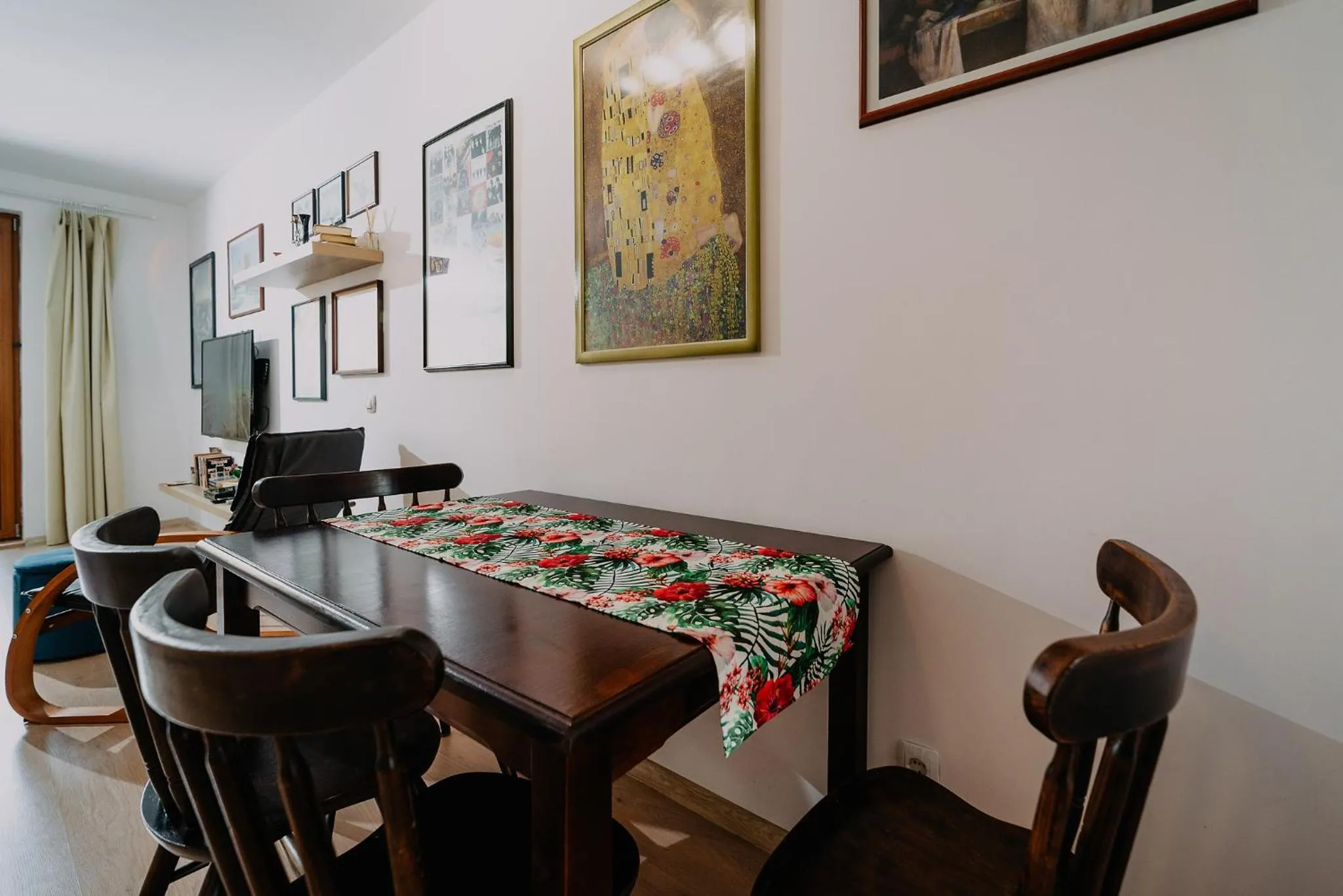 Dining area in Veli Hills Apartments