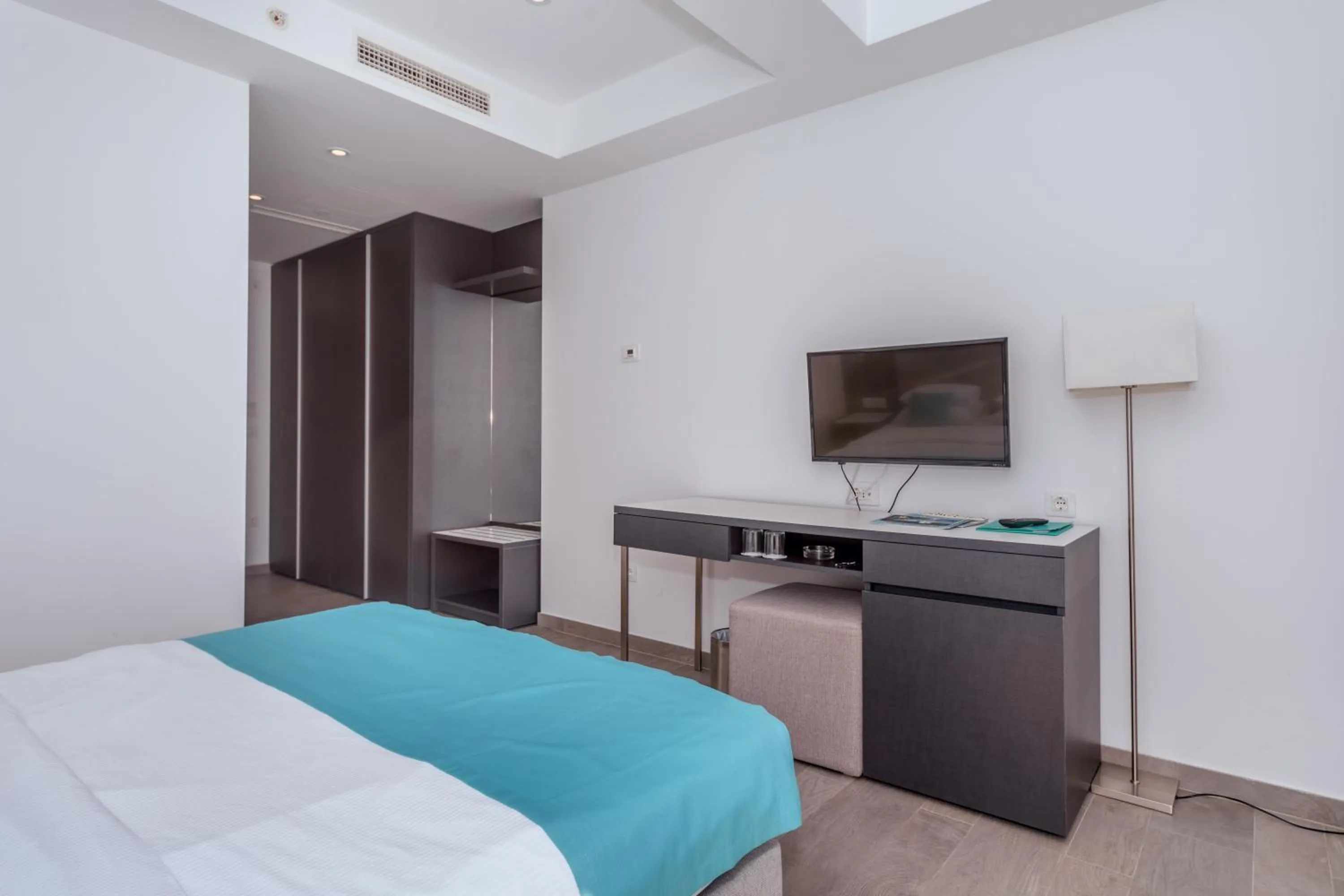 TV and multimedia, Bed in Hotel Eleven