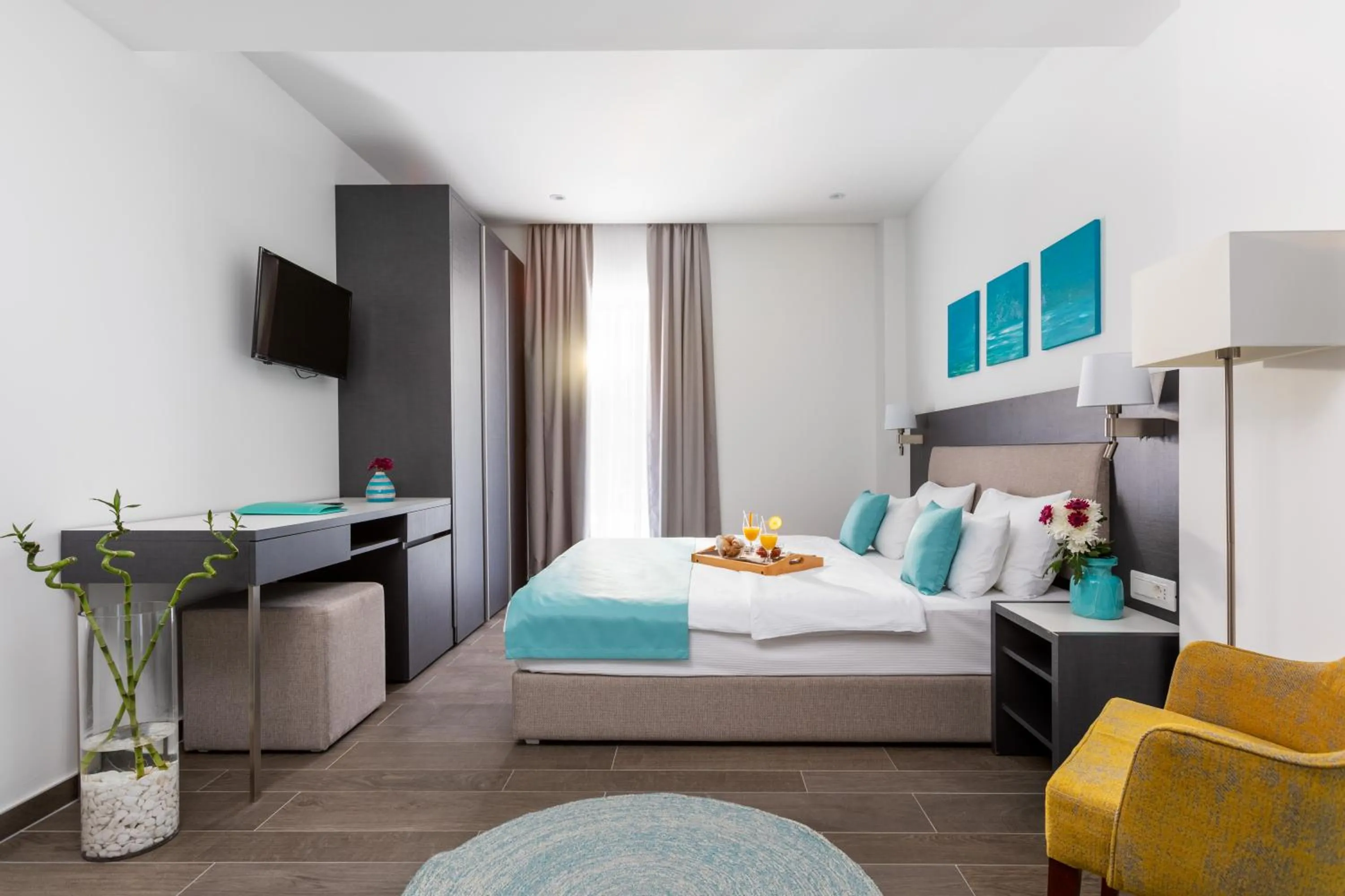 Photo of the whole room, Bed in Hotel Eleven