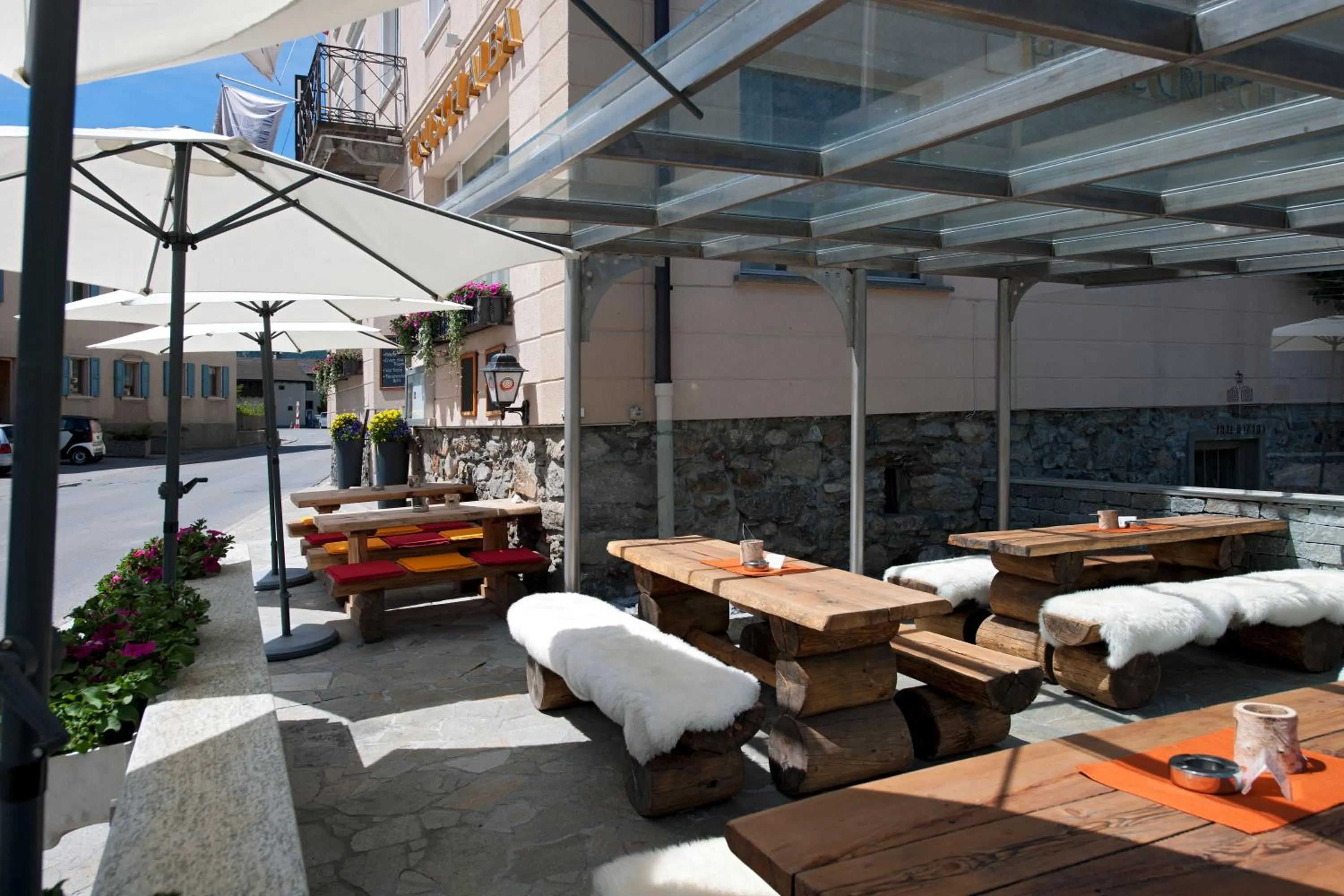 Restaurant/places to eat in Hotel Crusch Alba Zernez